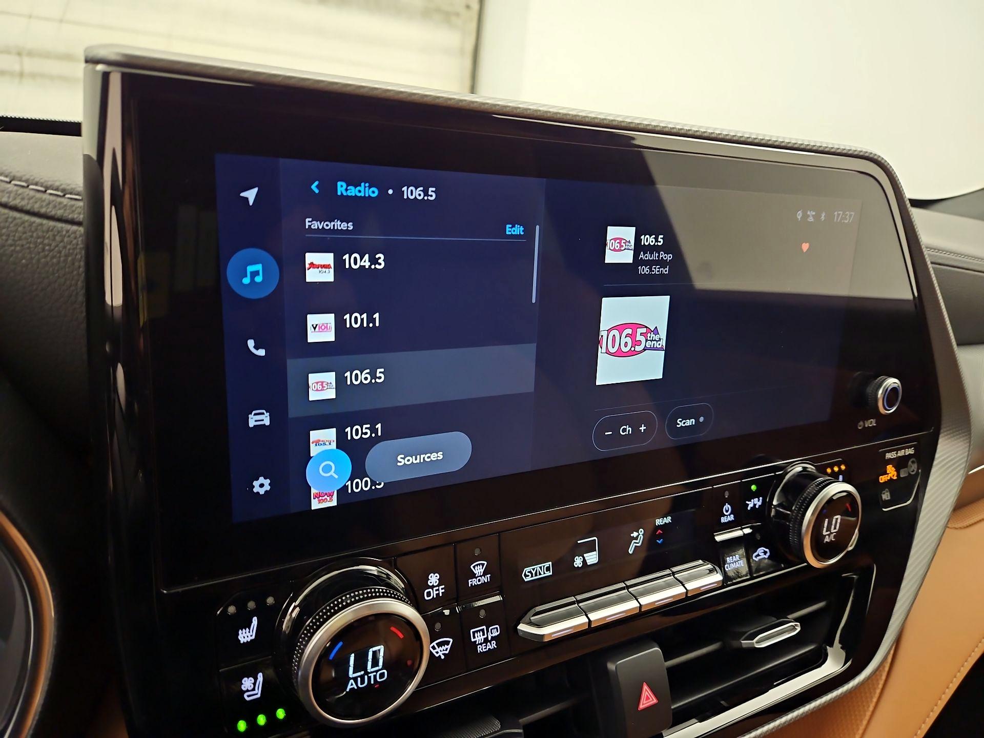 Thumbnail: 2025 Toyota Highlander - 15