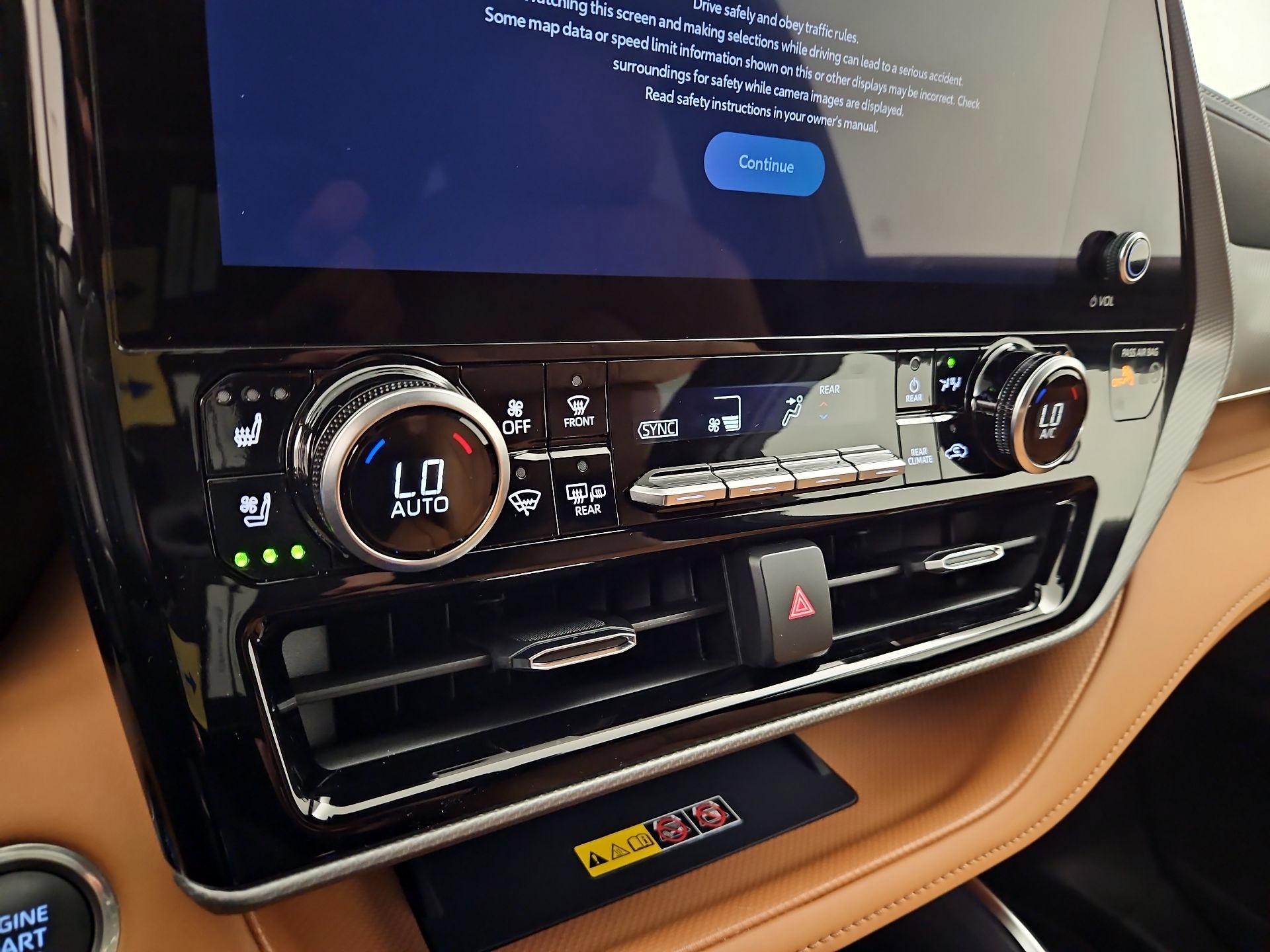 Thumbnail: 2025 Toyota Highlander - 16