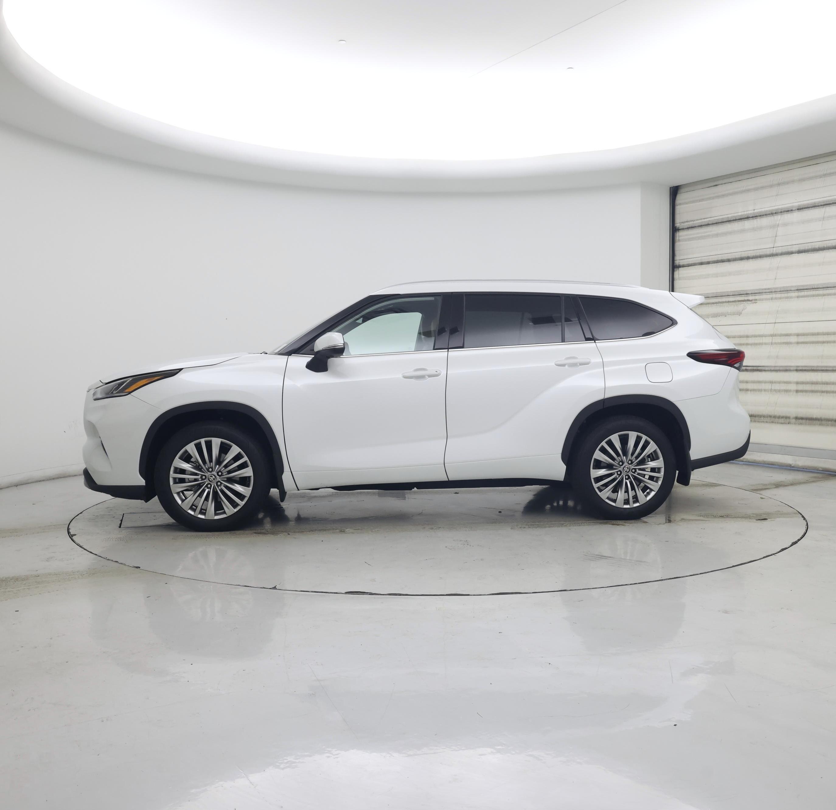 Thumbnail: 2025 Toyota Highlander - 3