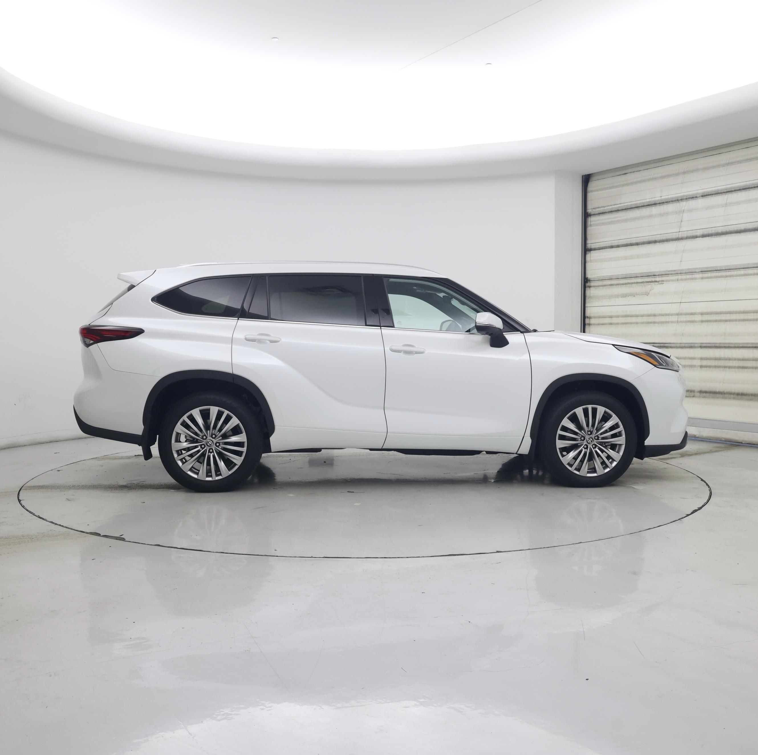 Thumbnail: 2025 Toyota Highlander - 7