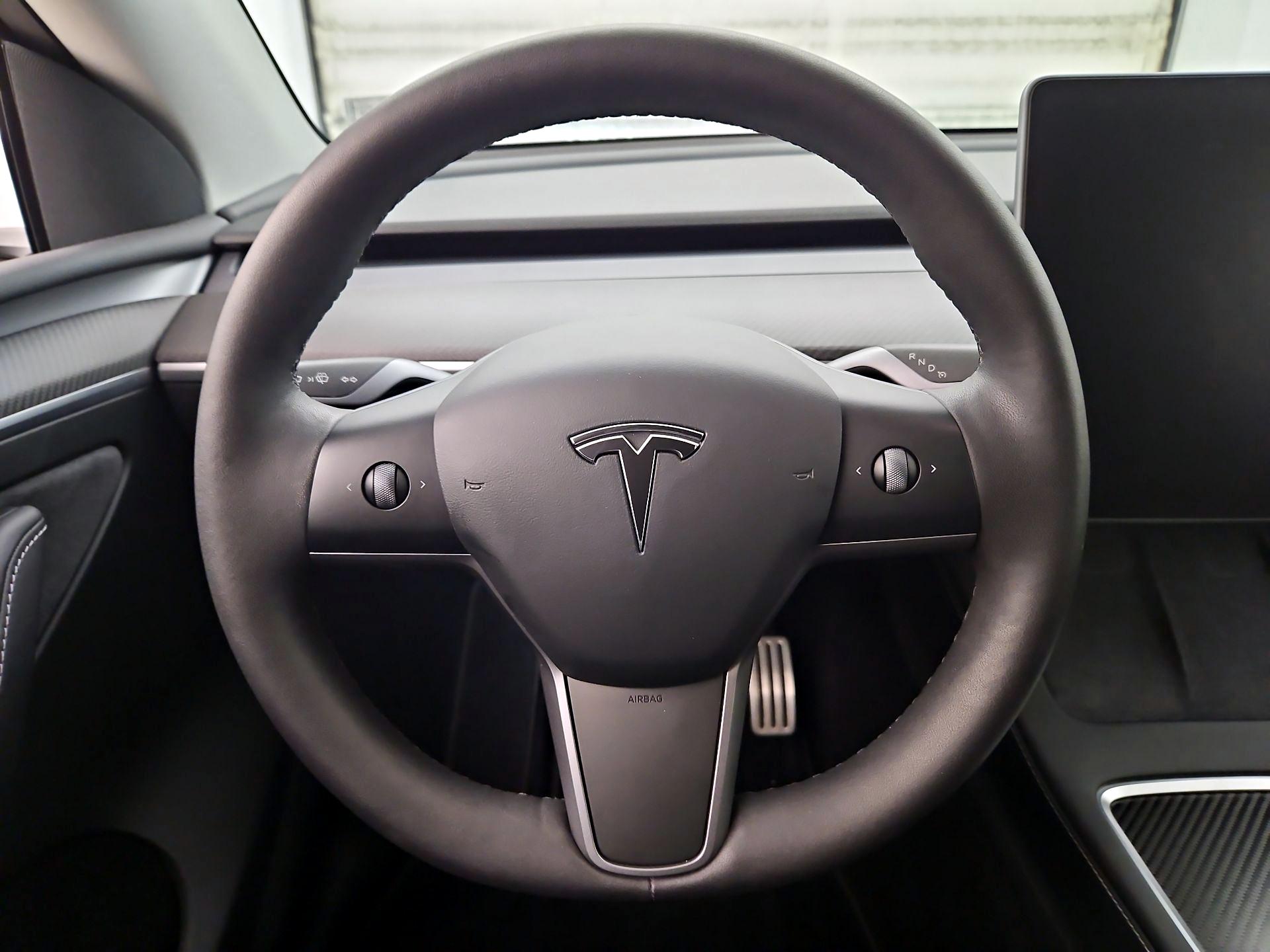 Thumbnail: 2023 Tesla Model Y - 10