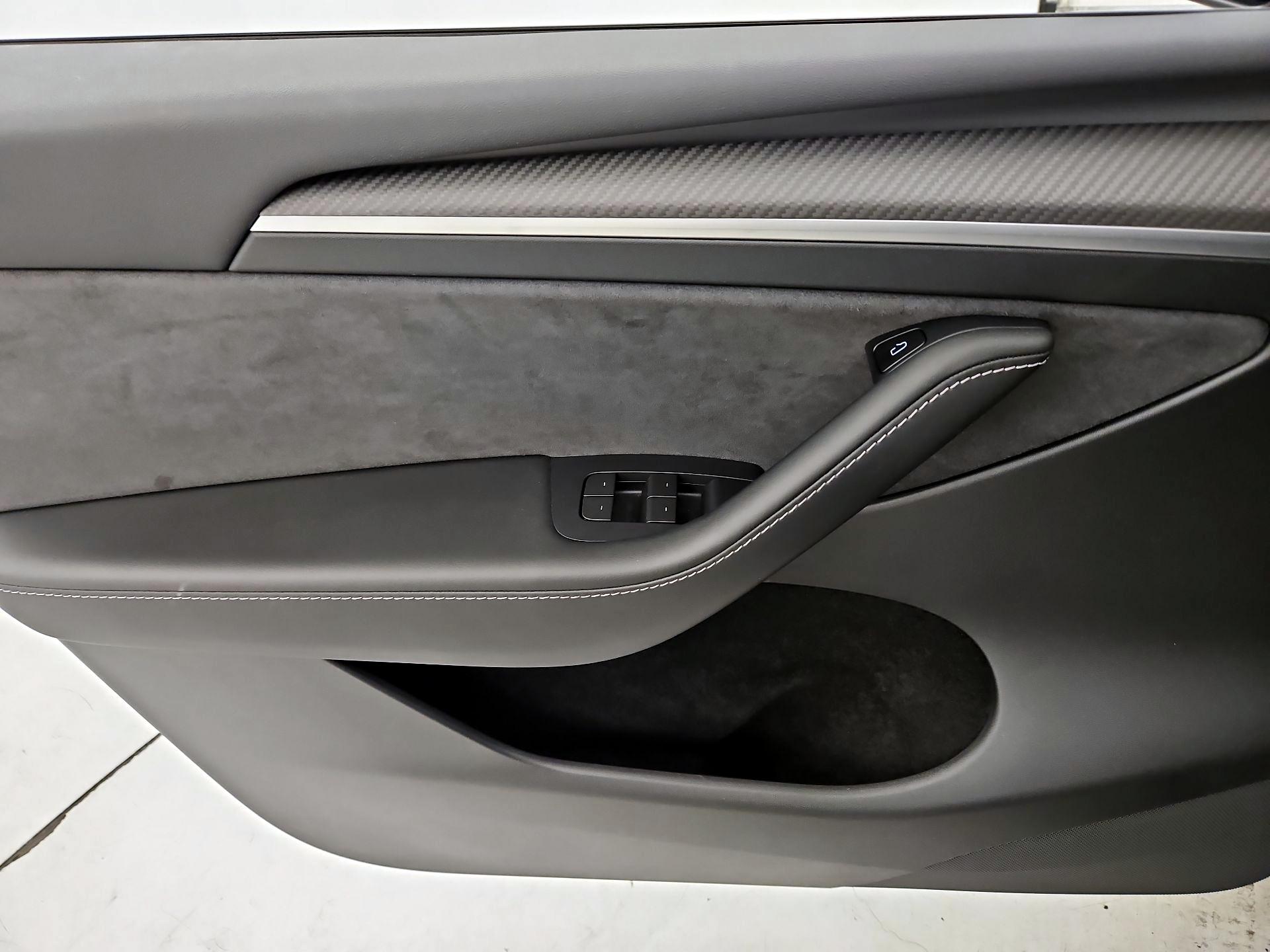 Thumbnail: 2023 Tesla Model Y - 12