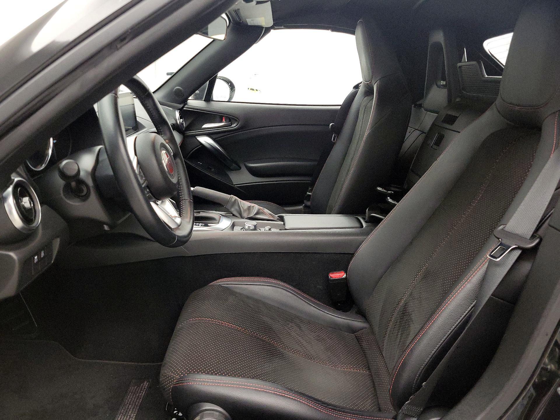 Thumbnail: 2019 Fiat 124 Spider - 11