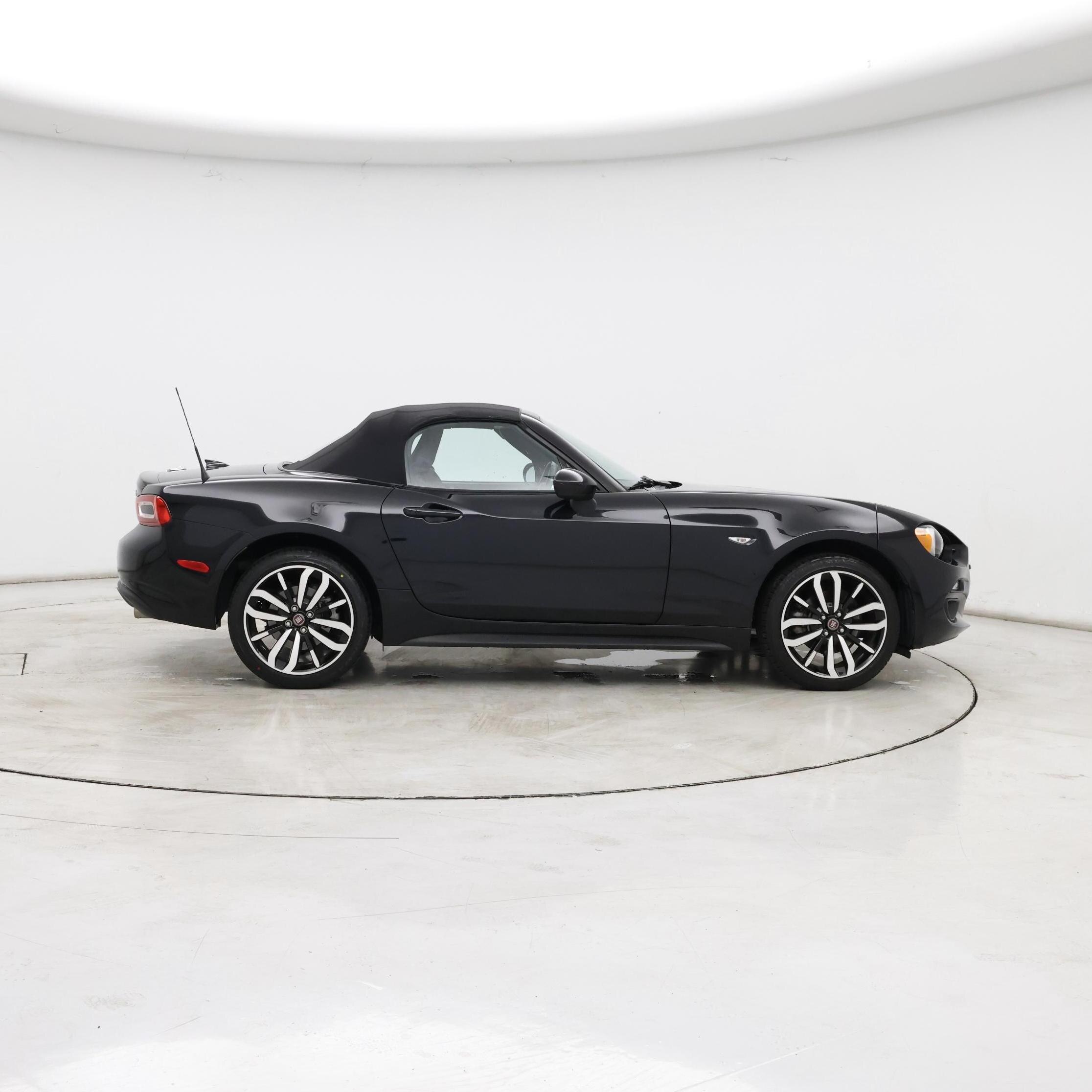 Thumbnail: 2019 Fiat 124 Spider - 7