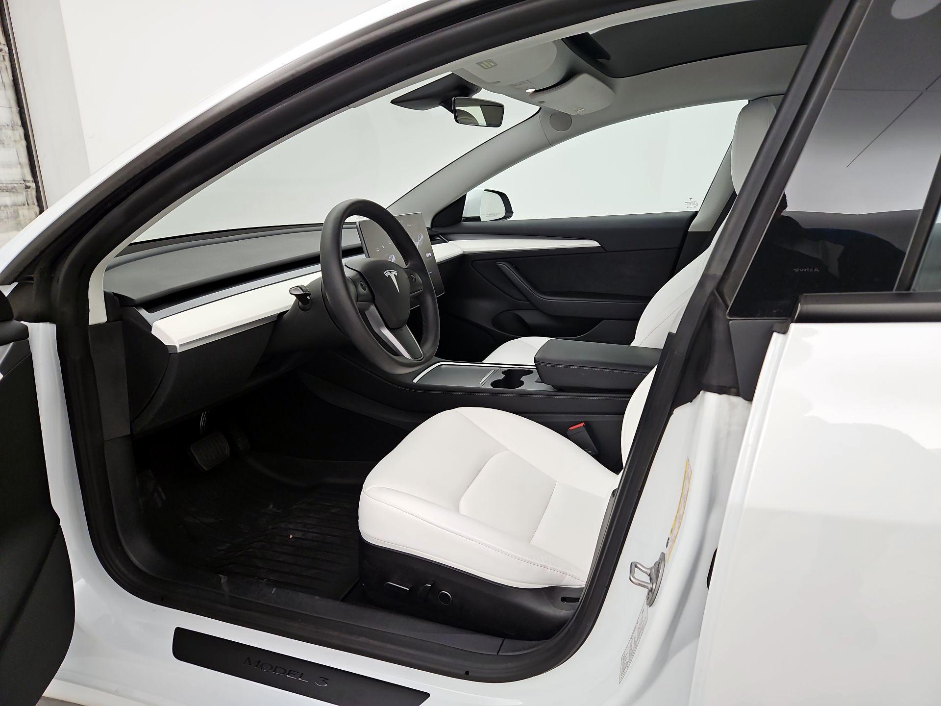 Thumbnail: 2022 Tesla Model 3 - 11