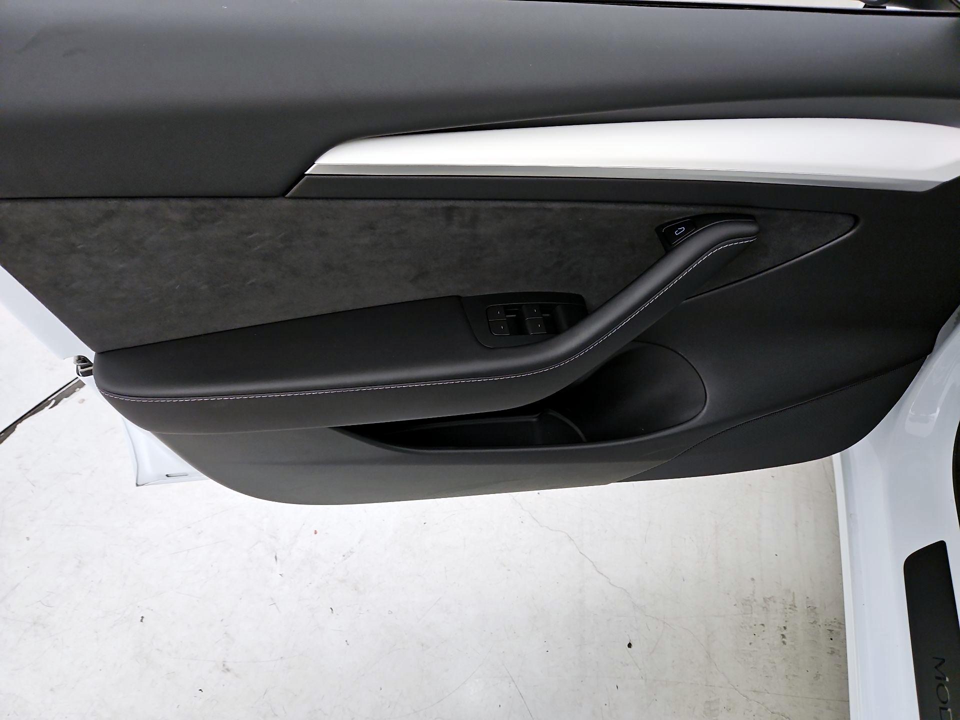 Thumbnail: 2022 Tesla Model 3 - 12