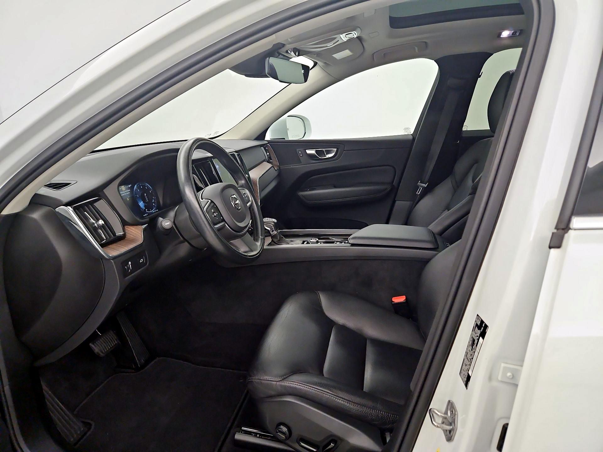 Thumbnail: 2021 Volvo XC60 - 11