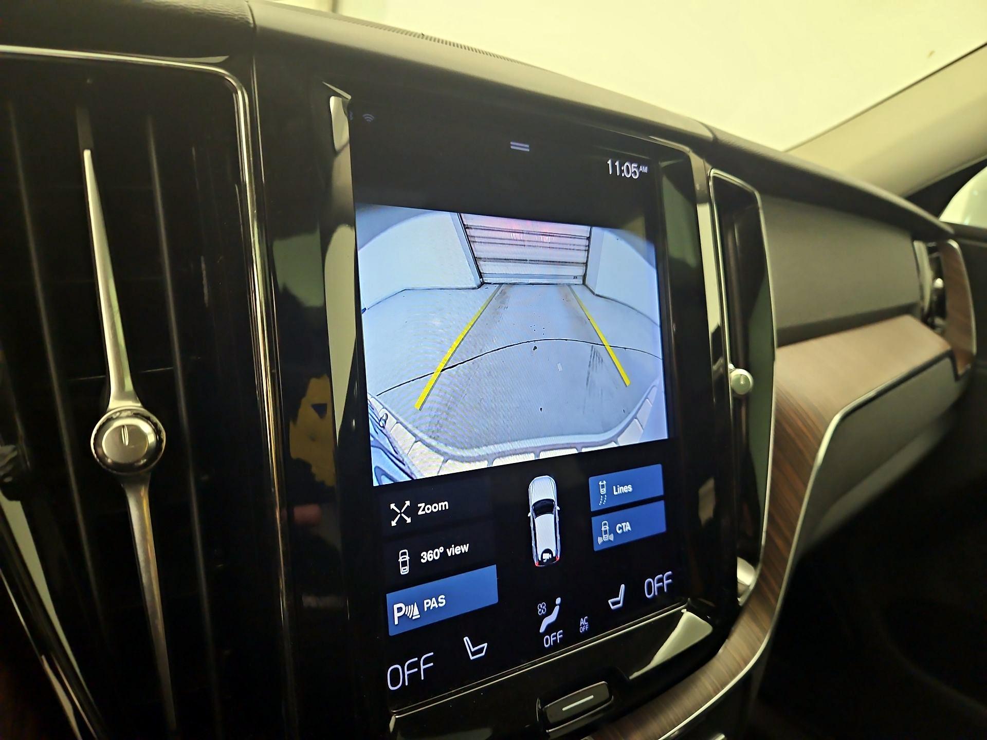 Thumbnail: 2021 Volvo XC60 - 15