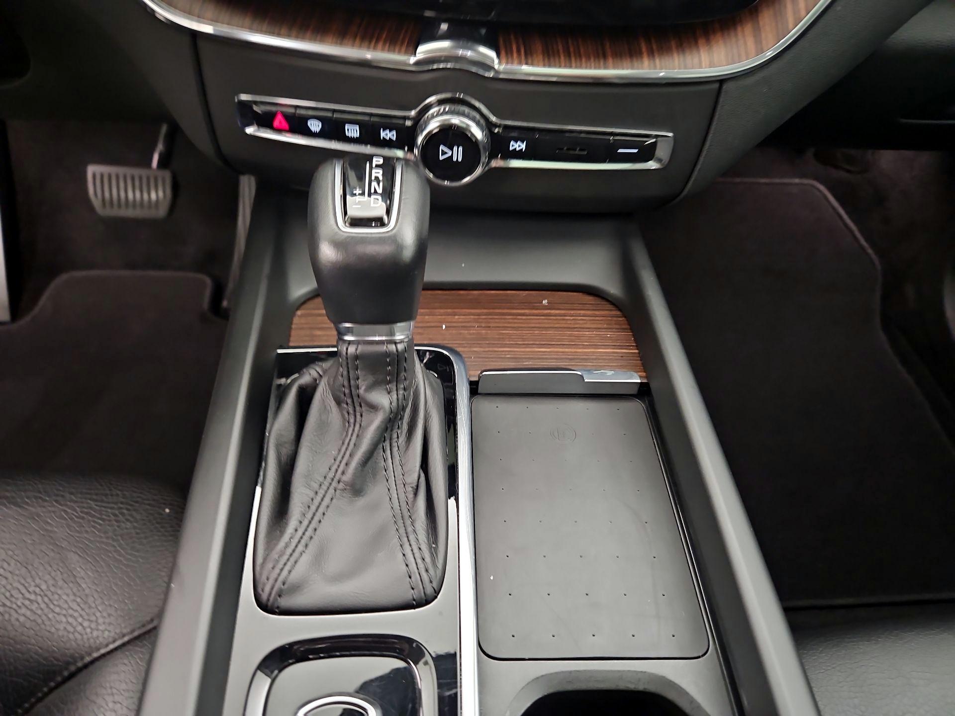 Thumbnail: 2021 Volvo XC60 - 18