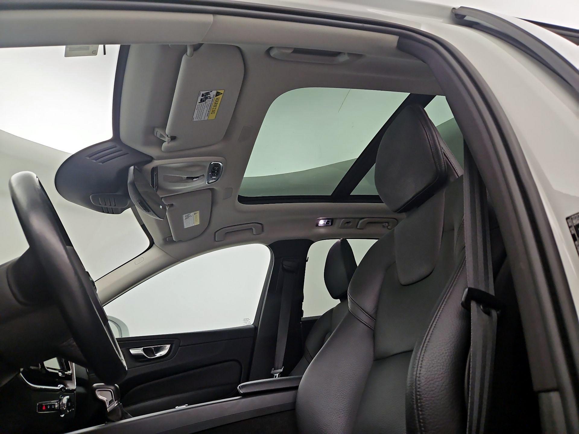 Thumbnail: 2021 Volvo XC60 - 20