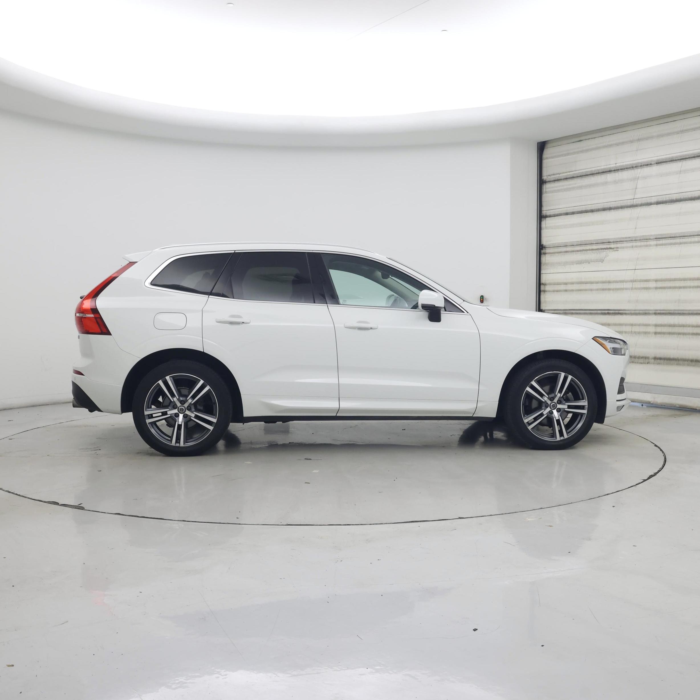 Thumbnail: 2021 Volvo XC60 - 7