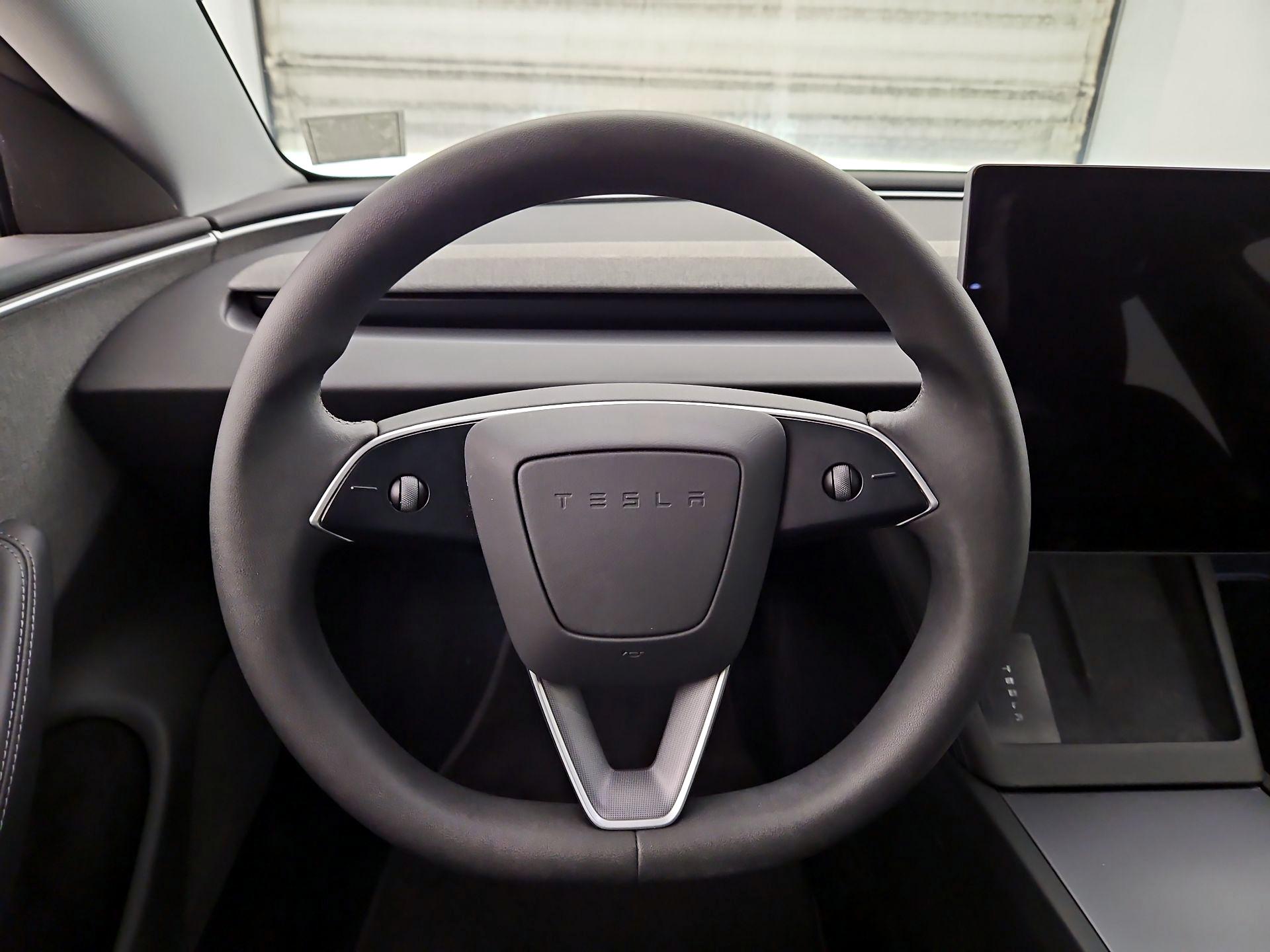 Thumbnail: 2025 Tesla Model 3 - 10