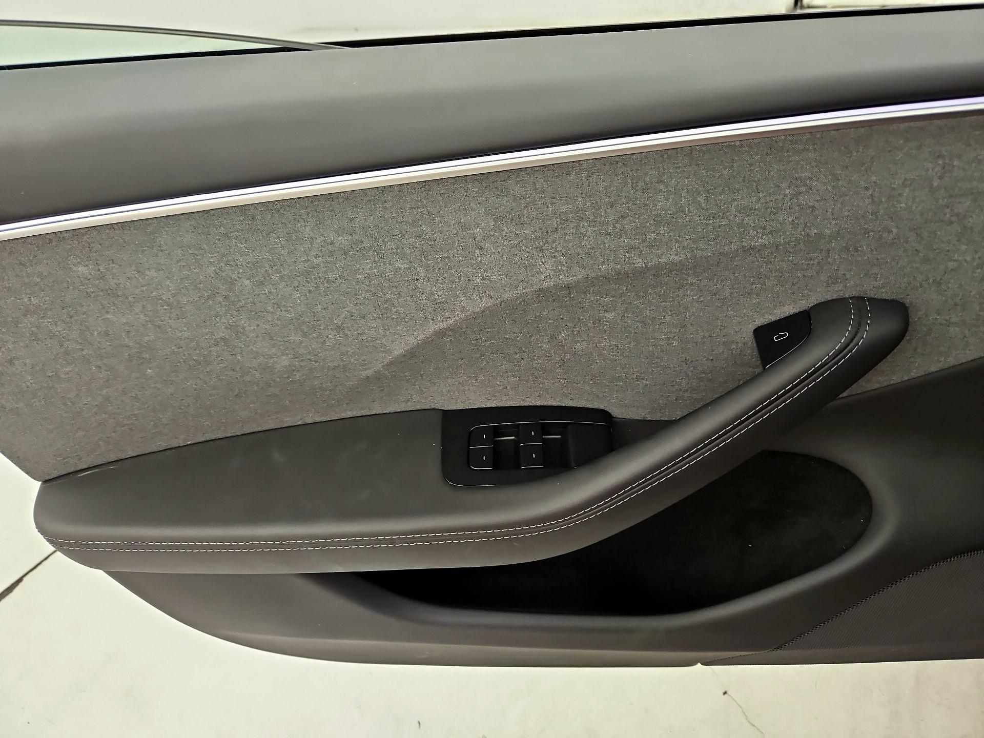 Thumbnail: 2025 Tesla Model 3 - 12