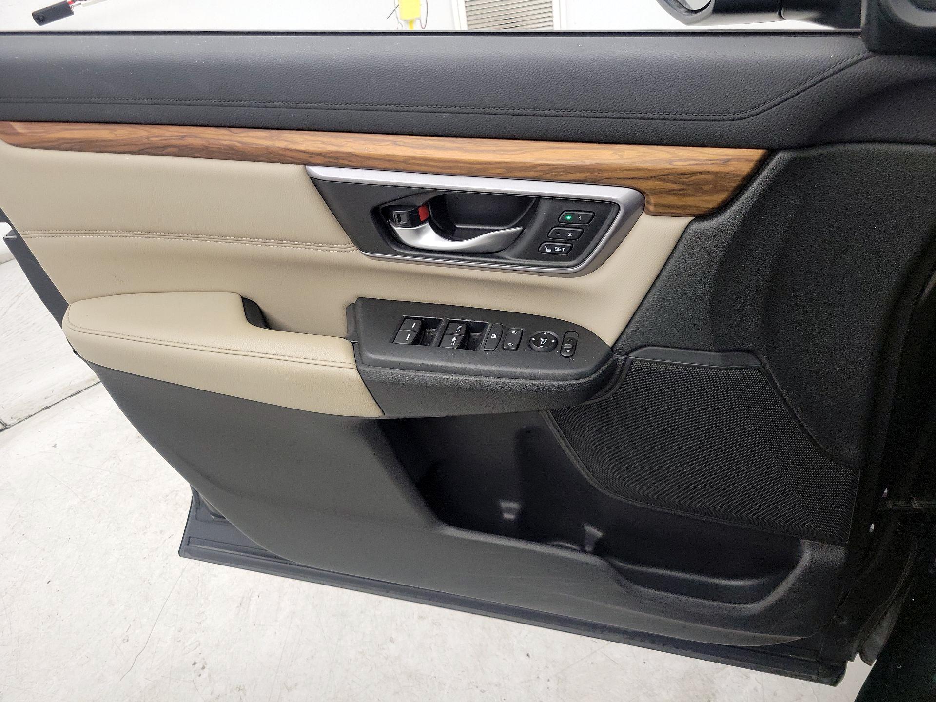 Thumbnail: 2017 Honda CR-V - 12