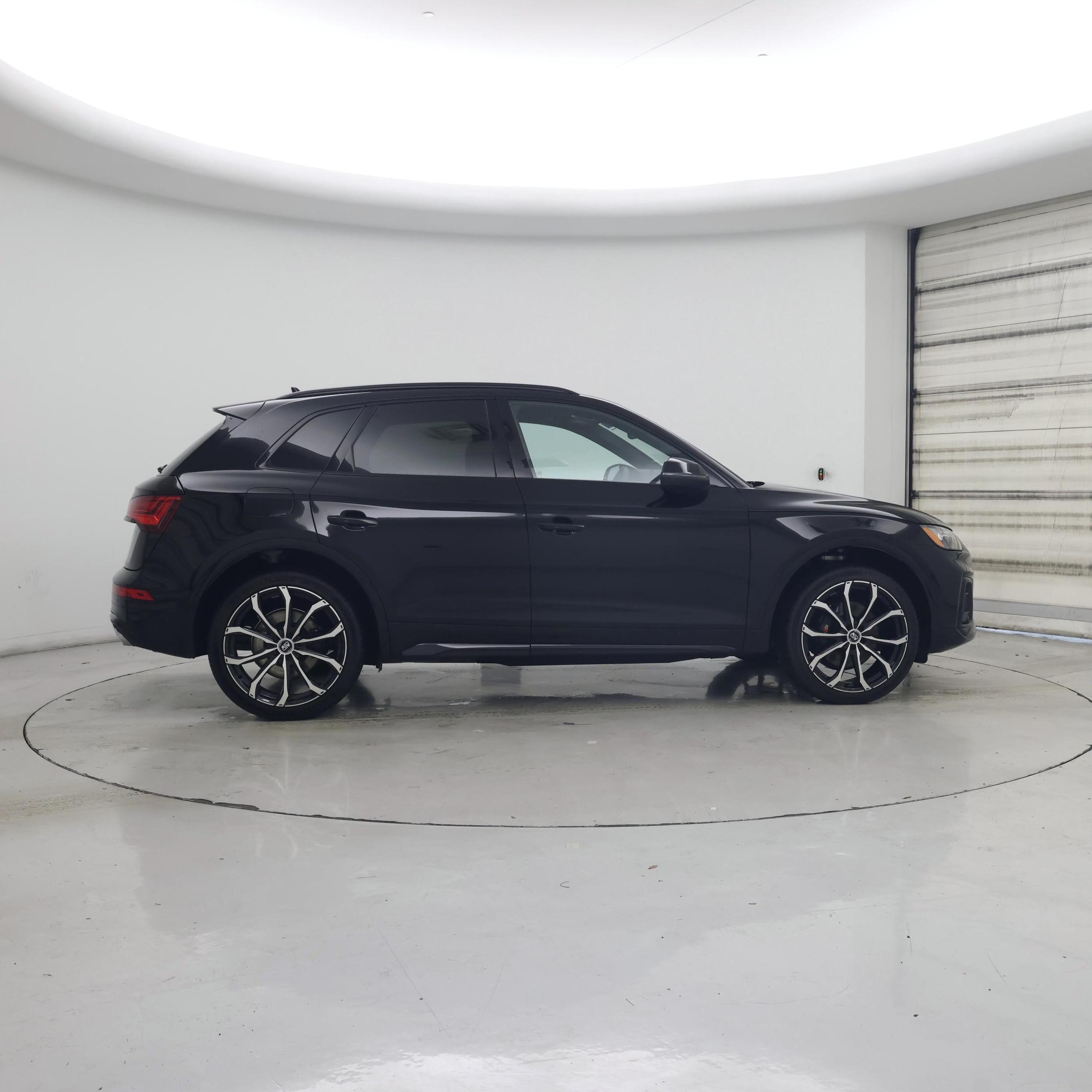 Thumbnail: 2021 Audi SQ5 - 7