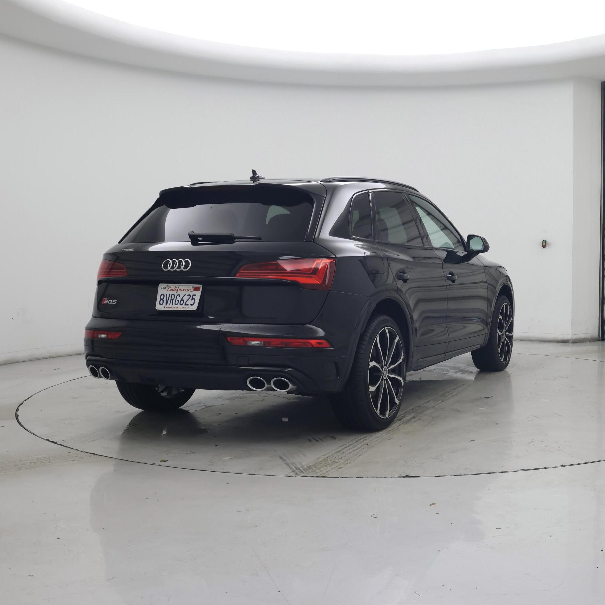Thumbnail: 2021 Audi SQ5 - 8