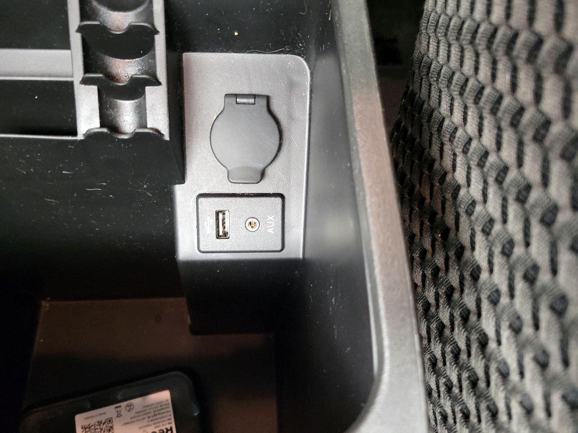 Thumbnail: 2015 Nissan Frontier - 17