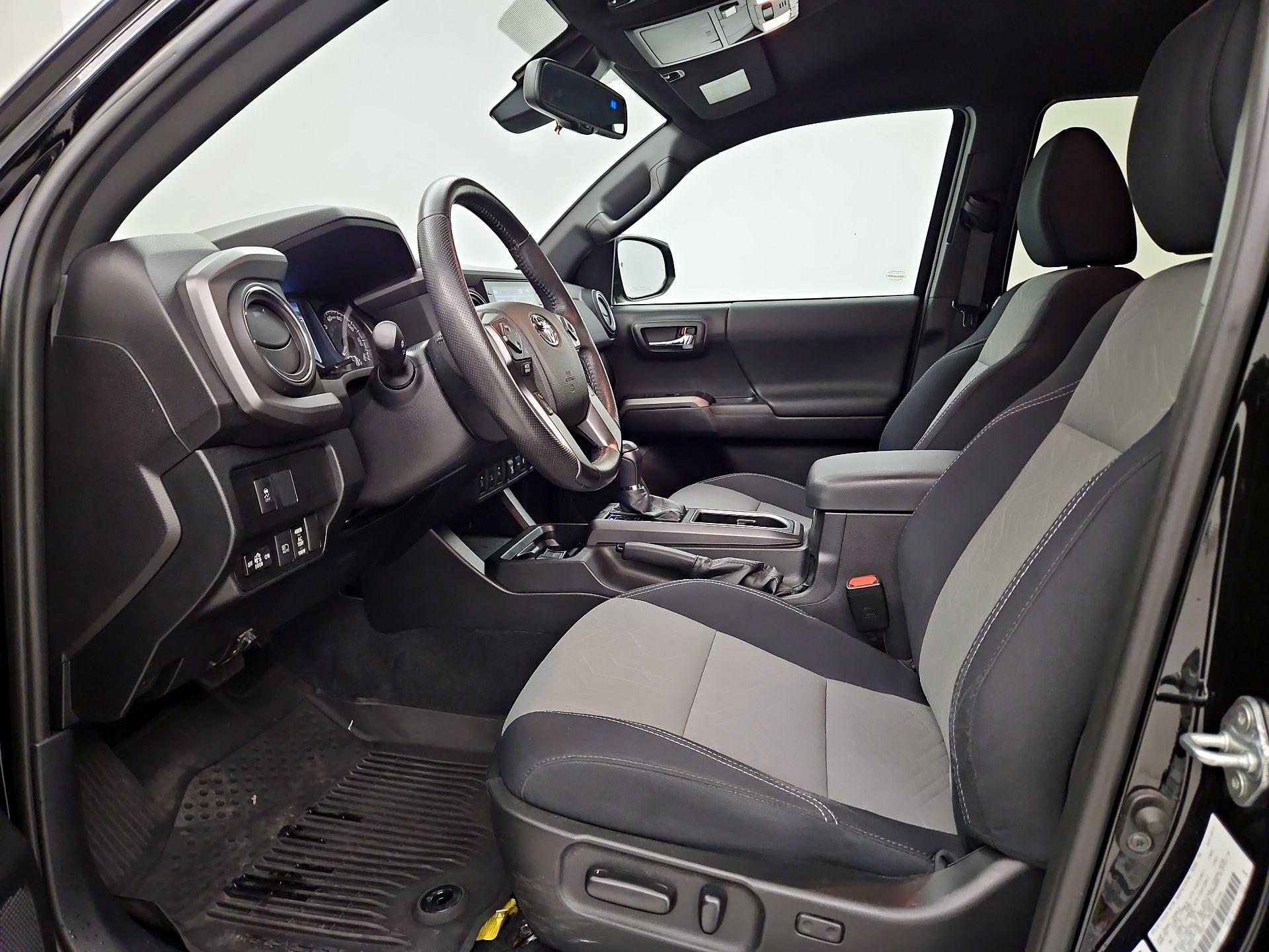 Thumbnail: 2021 Toyota Tacoma - 11