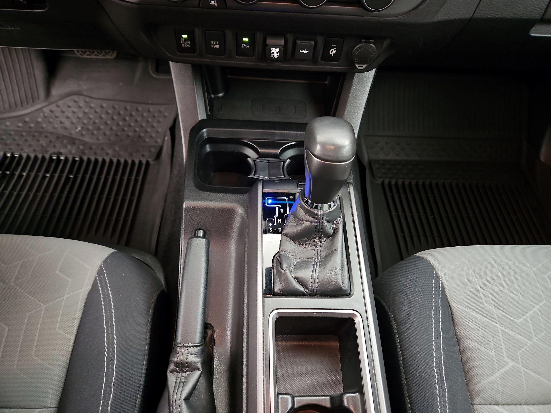 Thumbnail: 2021 Toyota Tacoma - 17