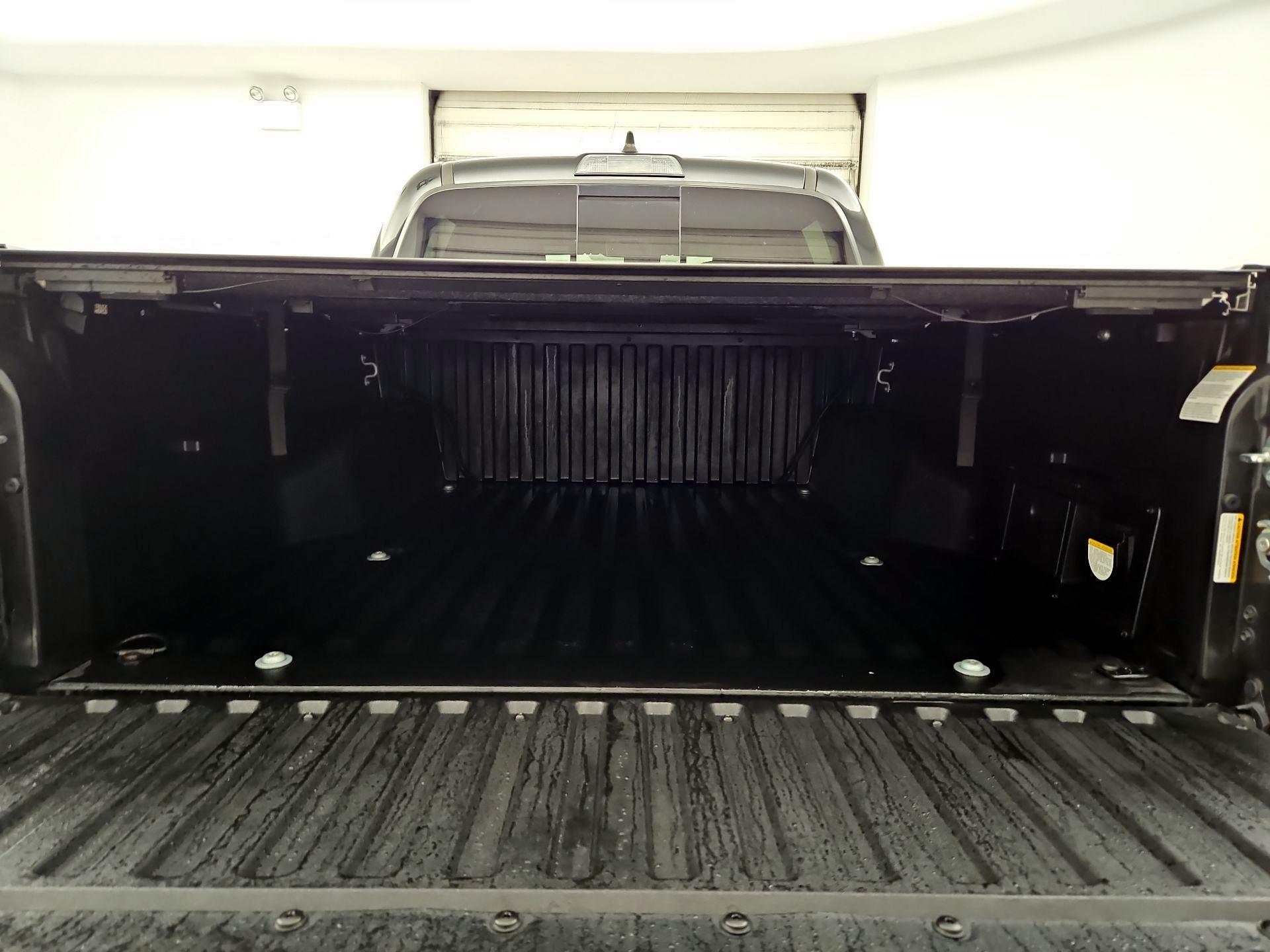 Thumbnail: 2021 Toyota Tacoma - 20