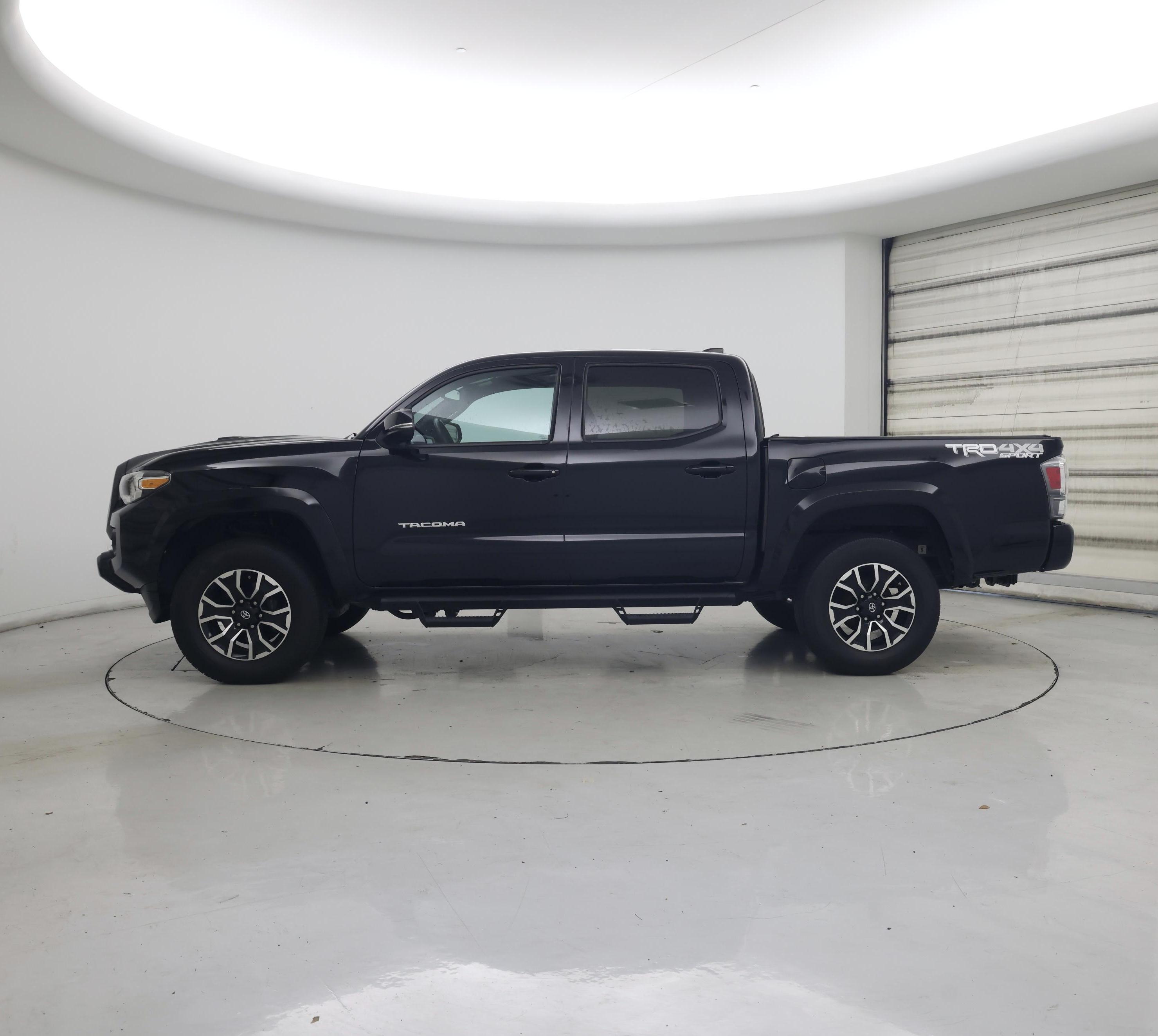 Thumbnail: 2021 Toyota Tacoma - 3