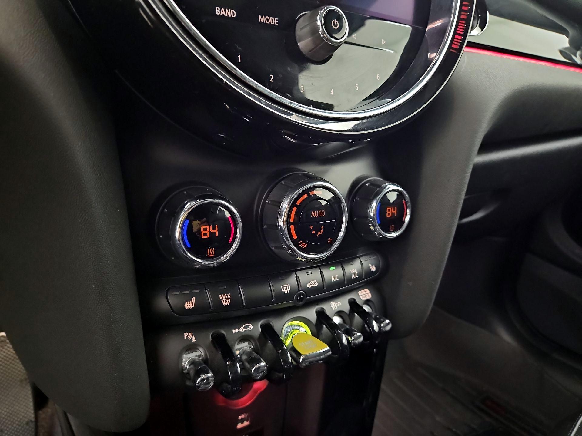 Thumbnail: 2023 MINI Cooper Hardtop - 17