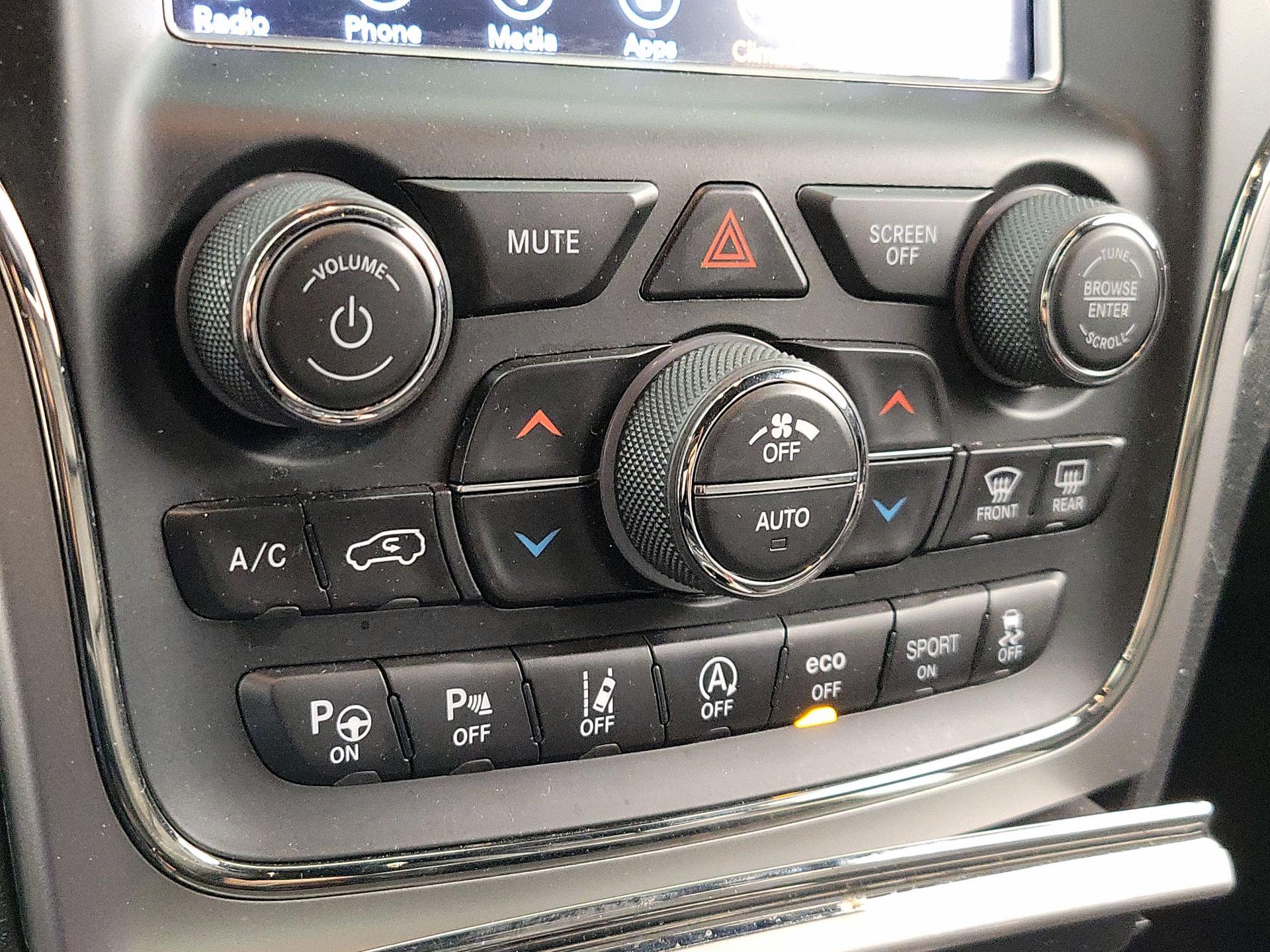 Thumbnail: 2018 Jeep Grand Cherokee - 17