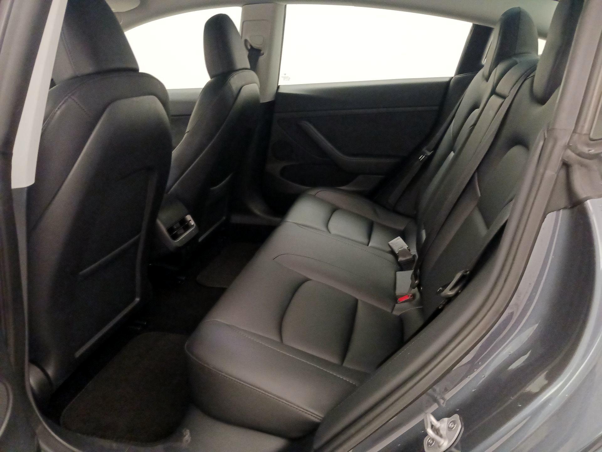 Thumbnail: 2023 Tesla Model 3 - 19