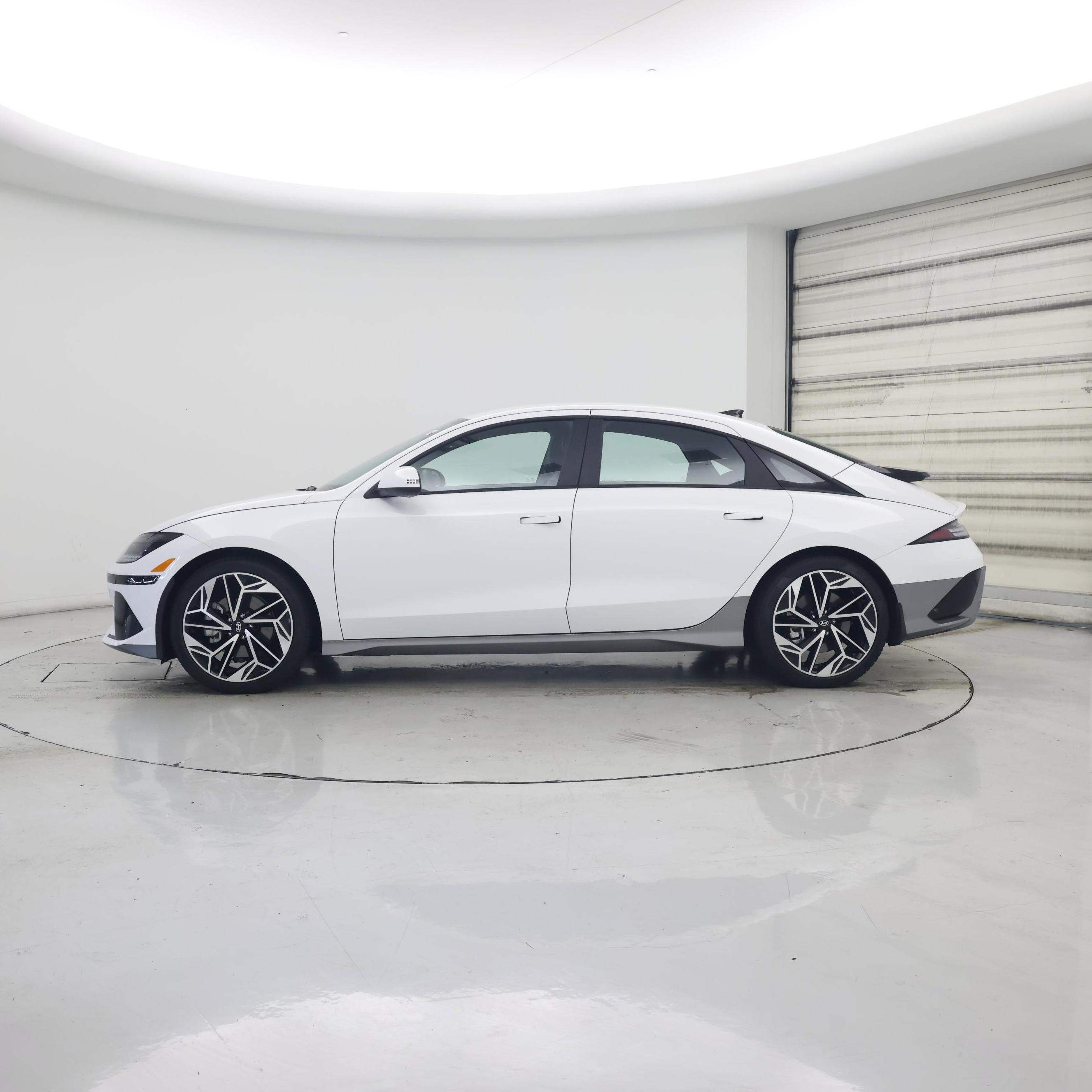 Thumbnail: 2024 Hyundai Ioniq 6 - 3