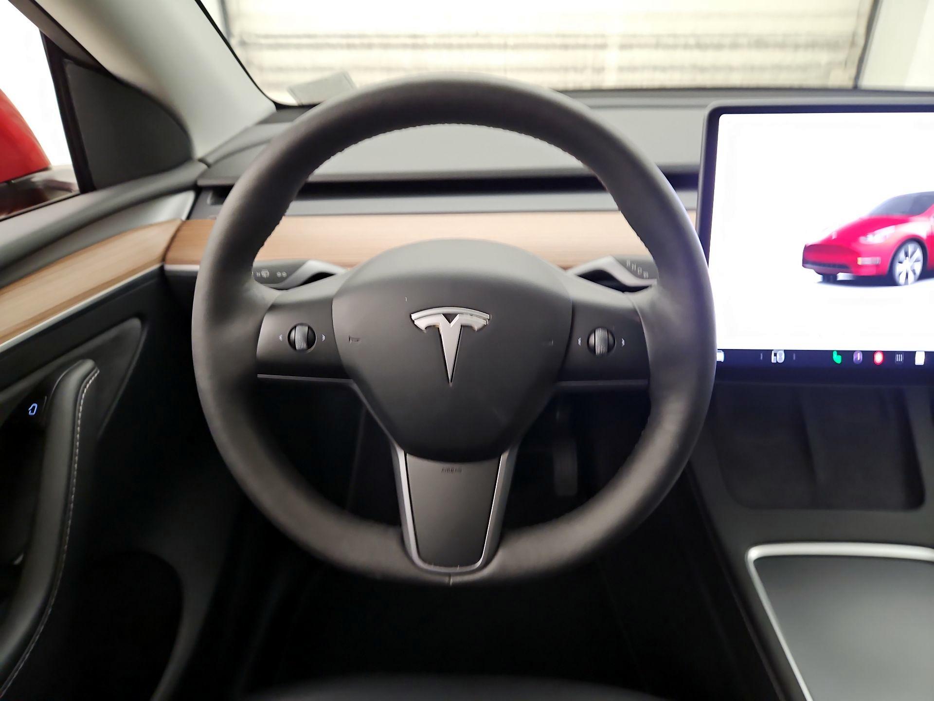 Thumbnail: 2023 Tesla Model Y - 10