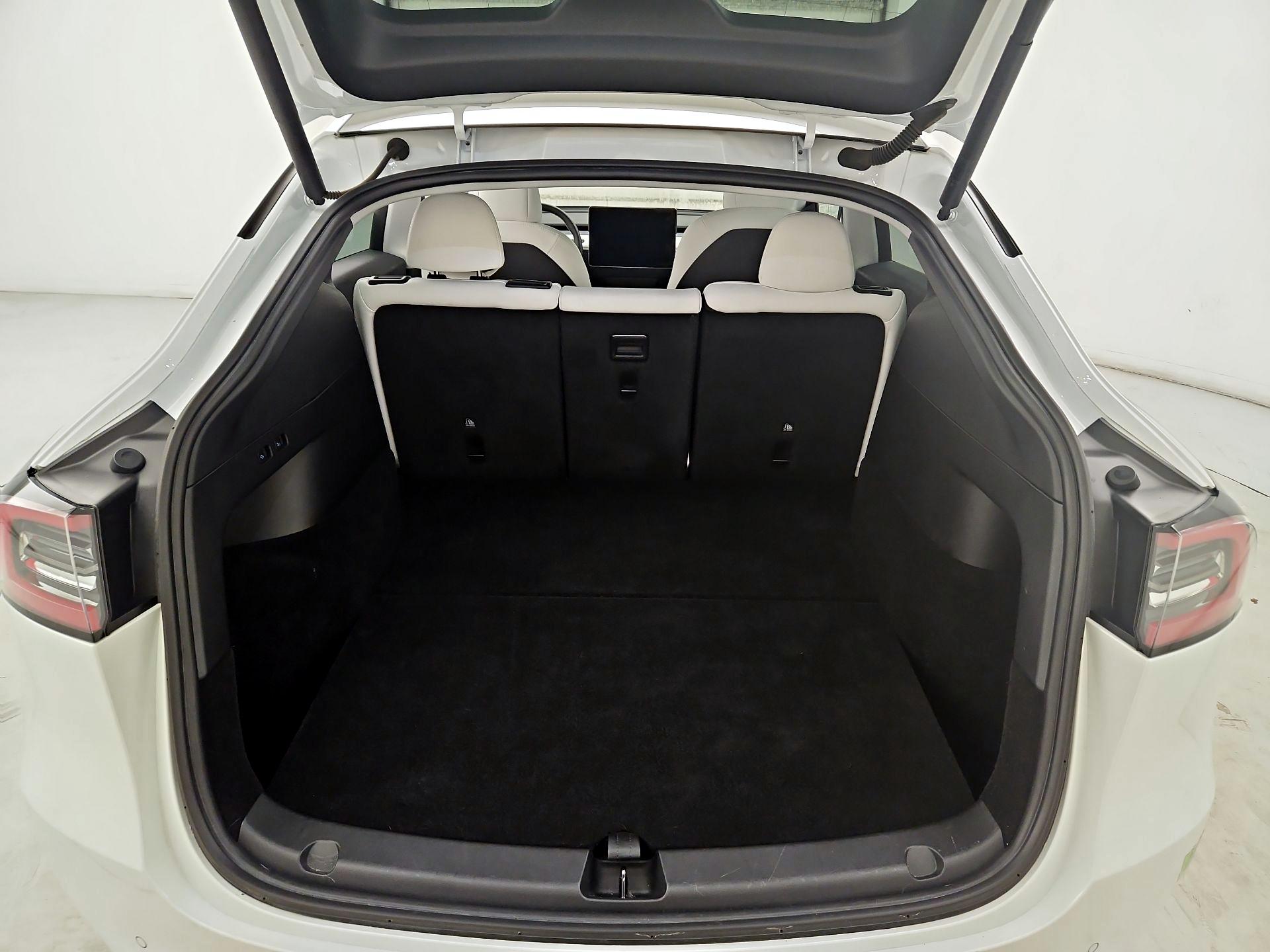 Thumbnail: 2022 Tesla Model Y - 19