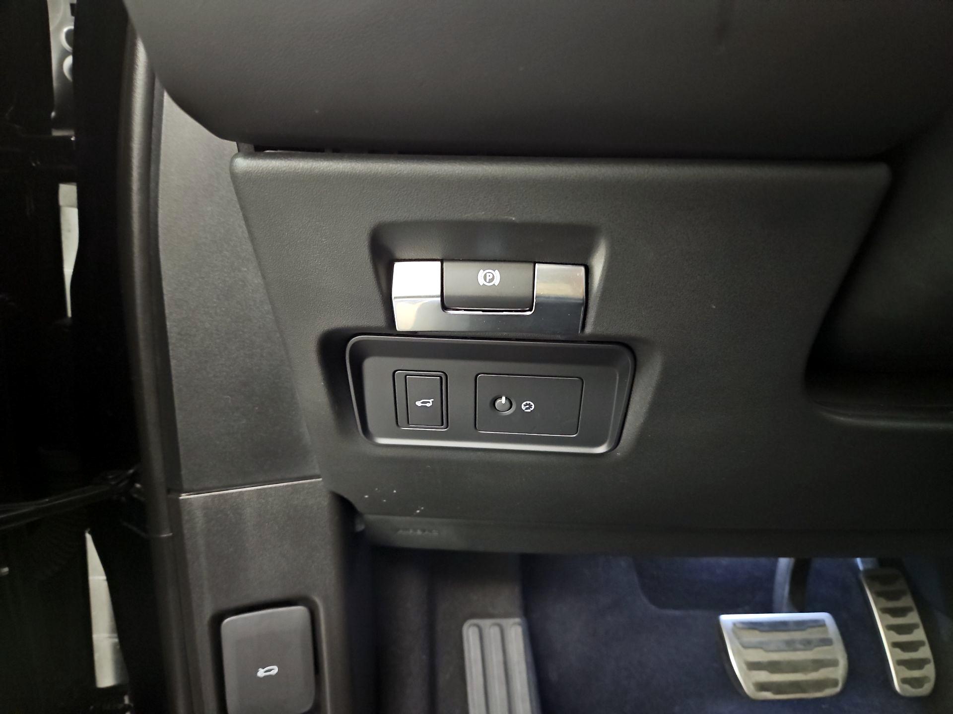 Thumbnail: 2020 Land Rover Range Rover Evoque - 13