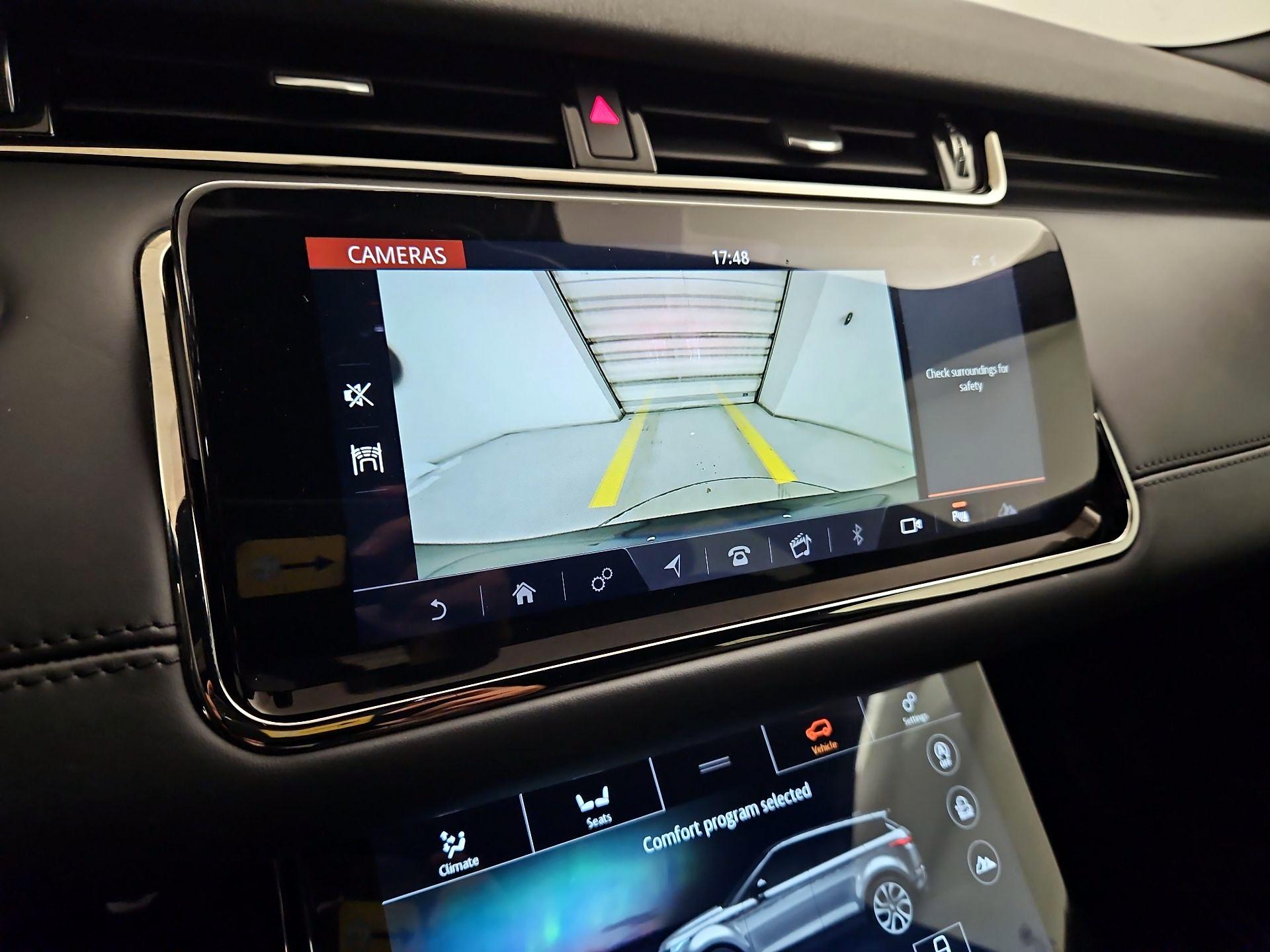 Thumbnail: 2020 Land Rover Range Rover Evoque - 15