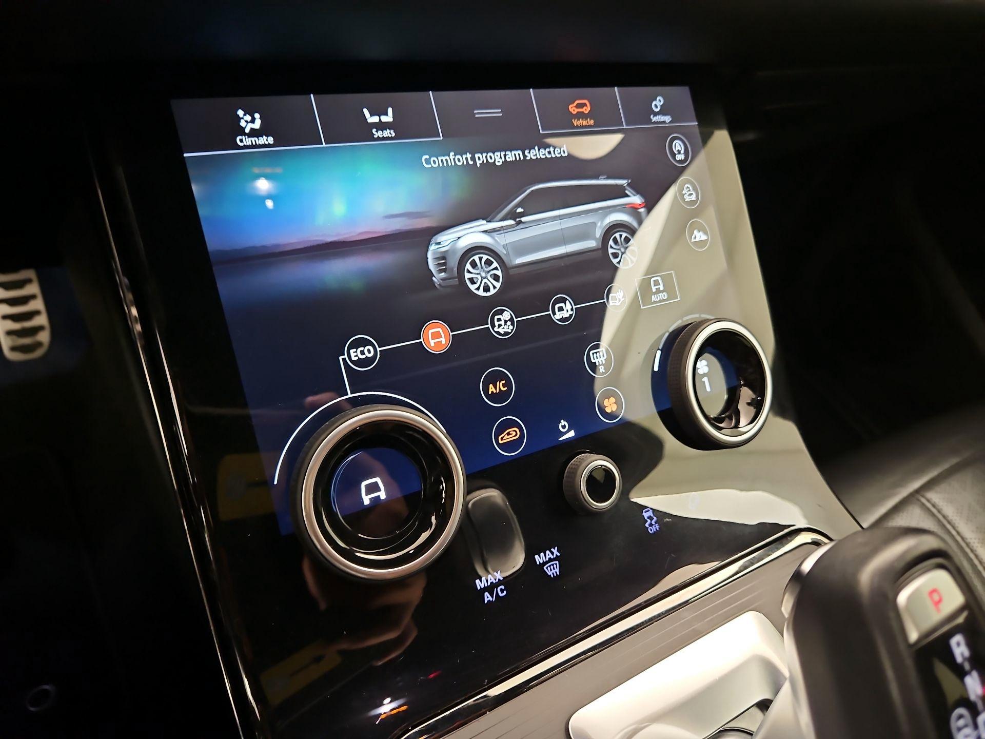 Thumbnail: 2020 Land Rover Range Rover Evoque - 17