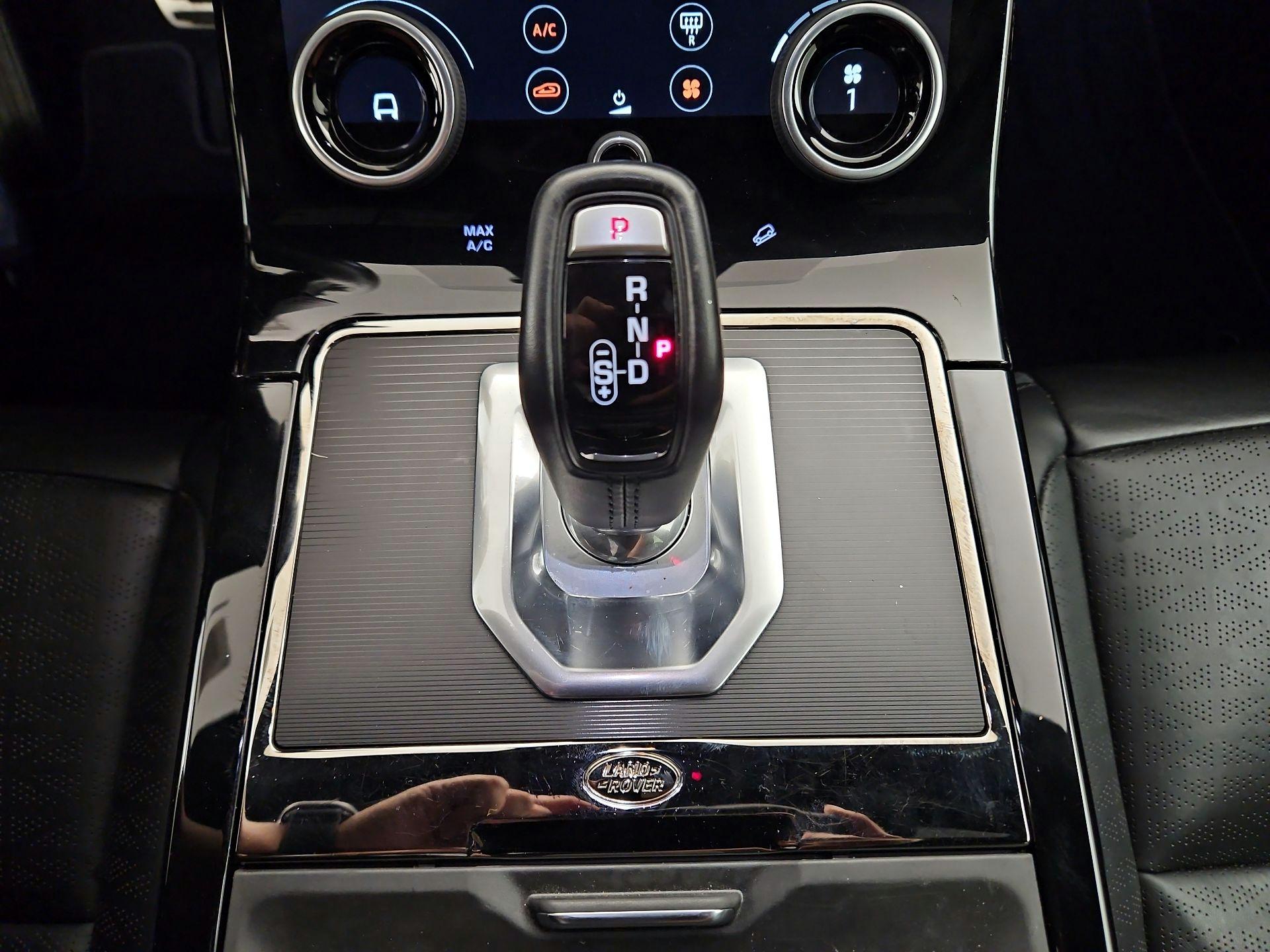 Thumbnail: 2020 Land Rover Range Rover Evoque - 18