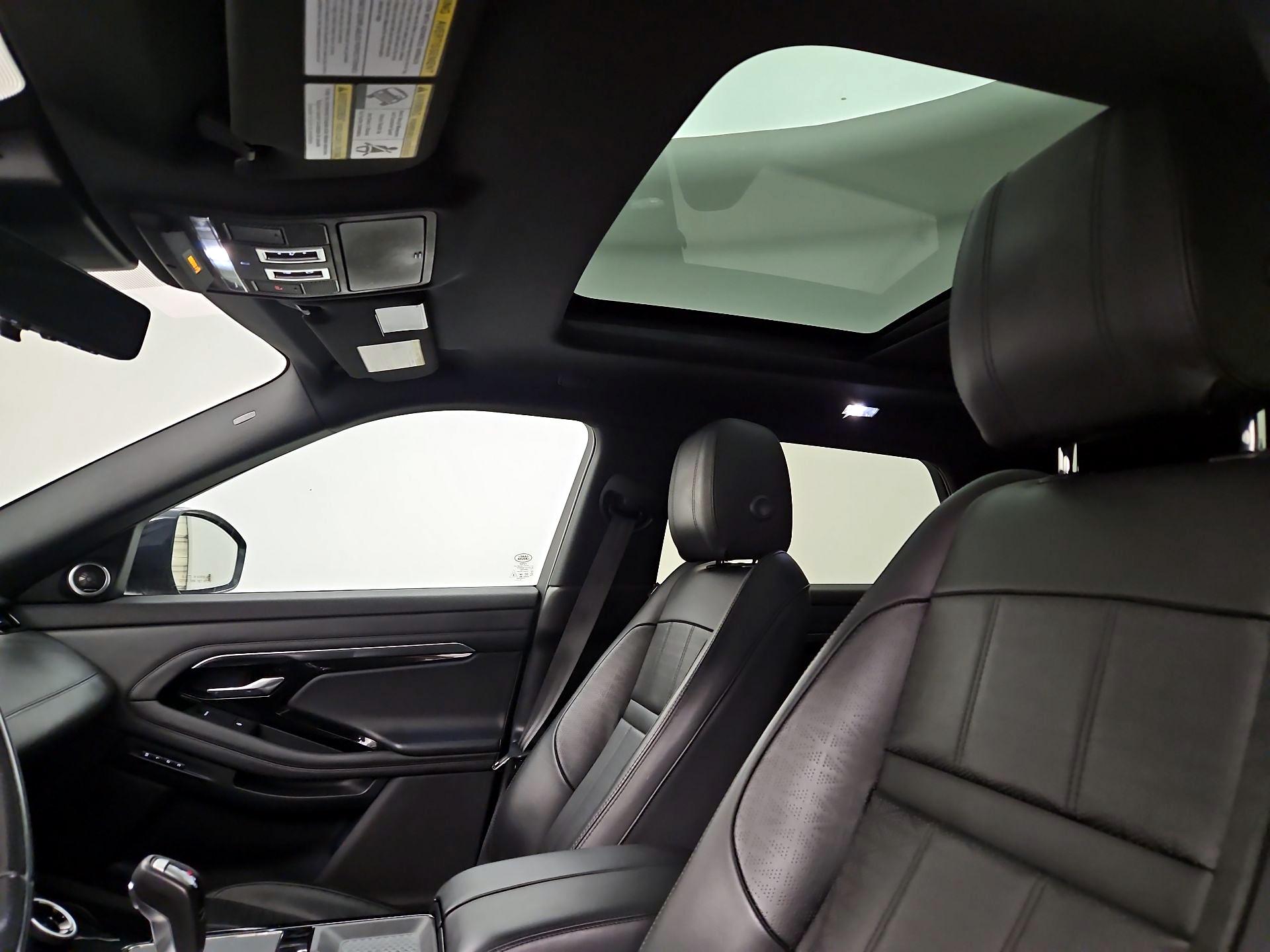 Thumbnail: 2020 Land Rover Range Rover Evoque - 19