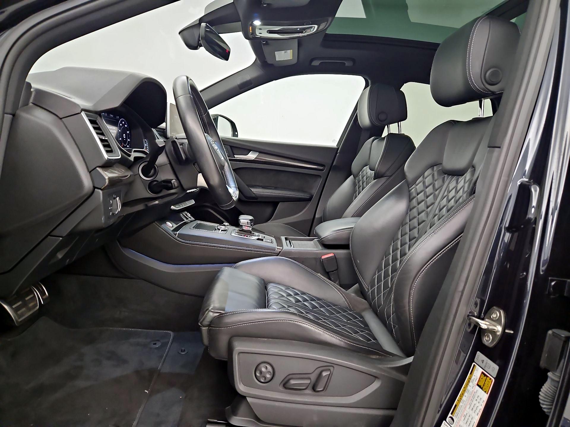 Thumbnail: 2020 Audi SQ5 - 11