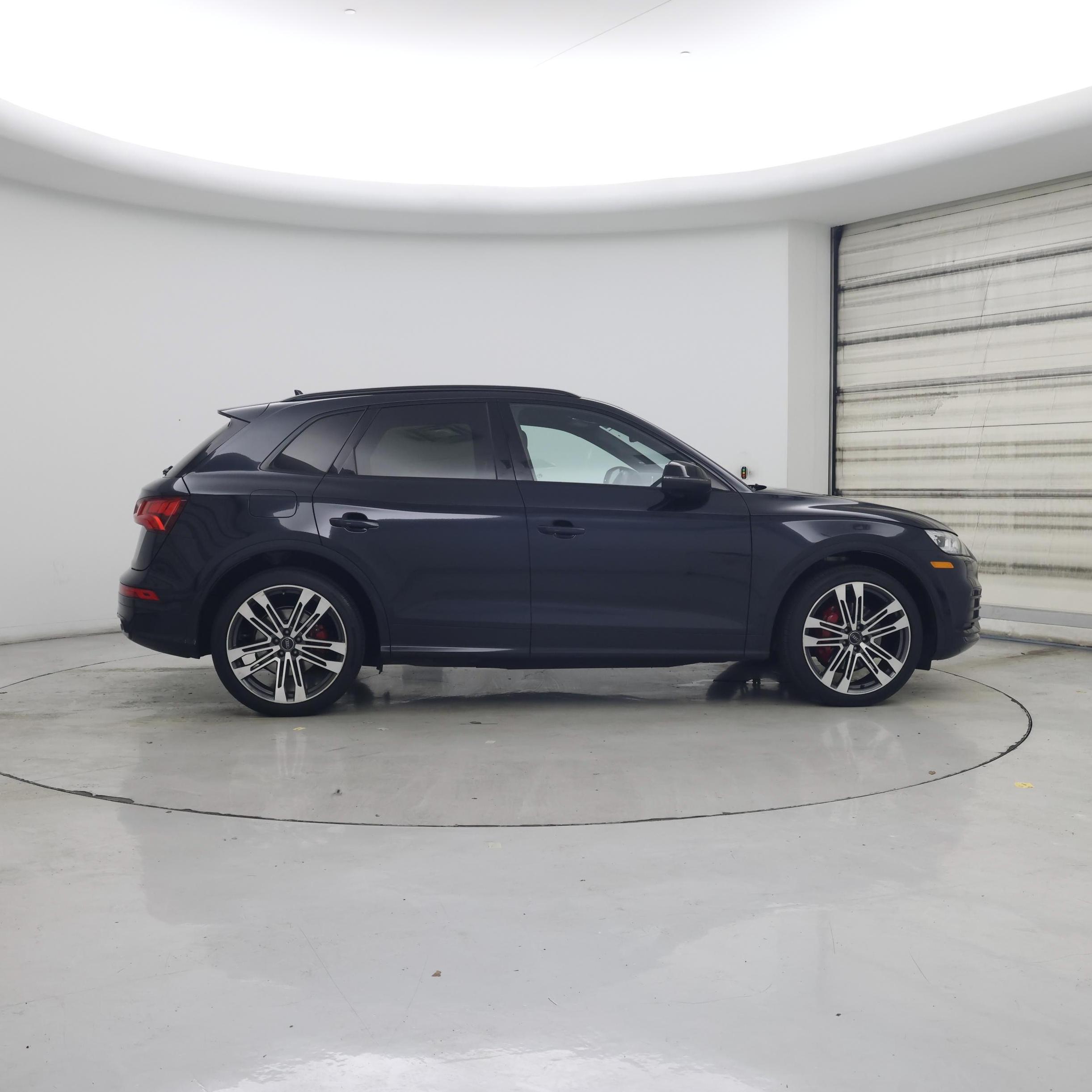 Thumbnail: 2020 Audi SQ5 - 7