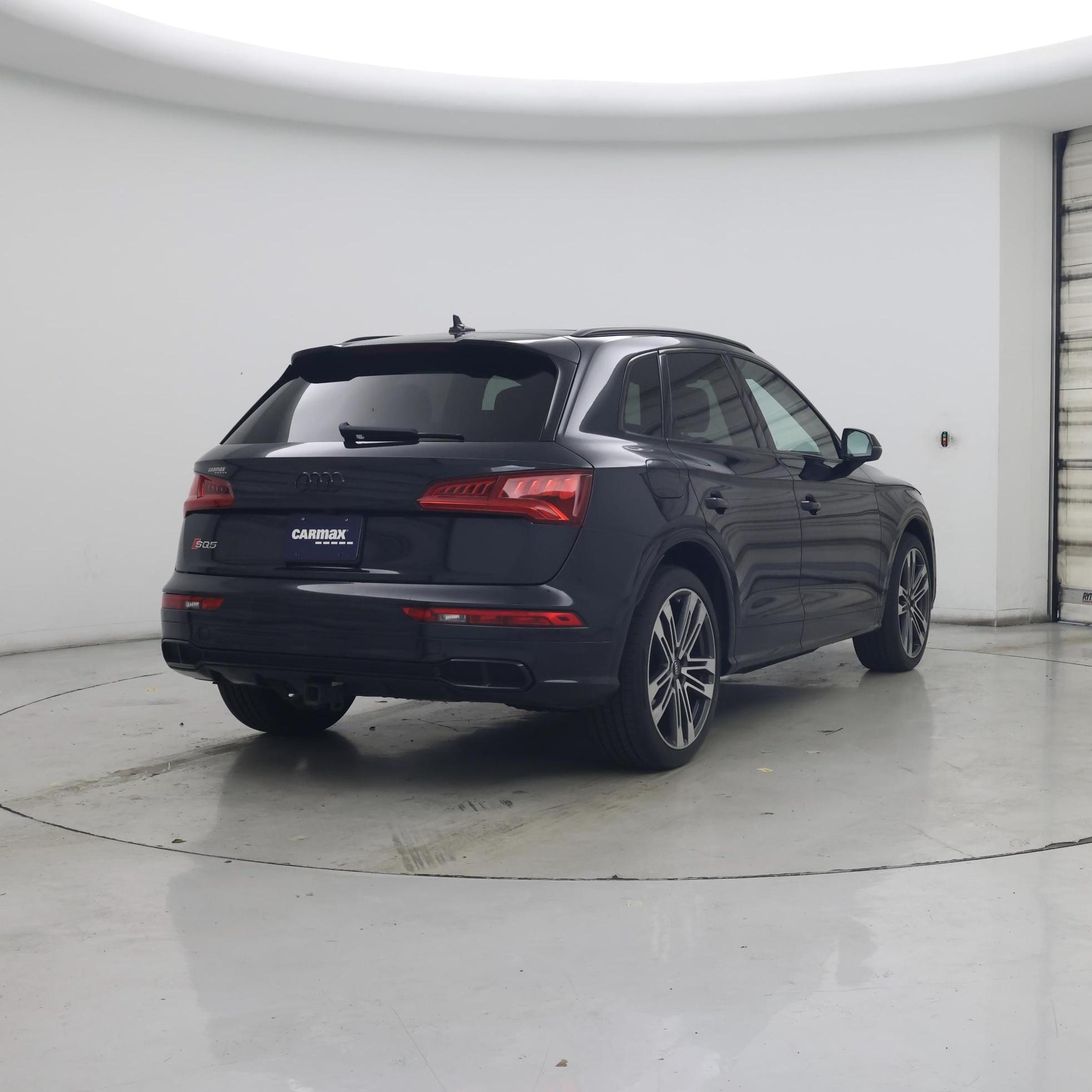 Thumbnail: 2020 Audi SQ5 - 8