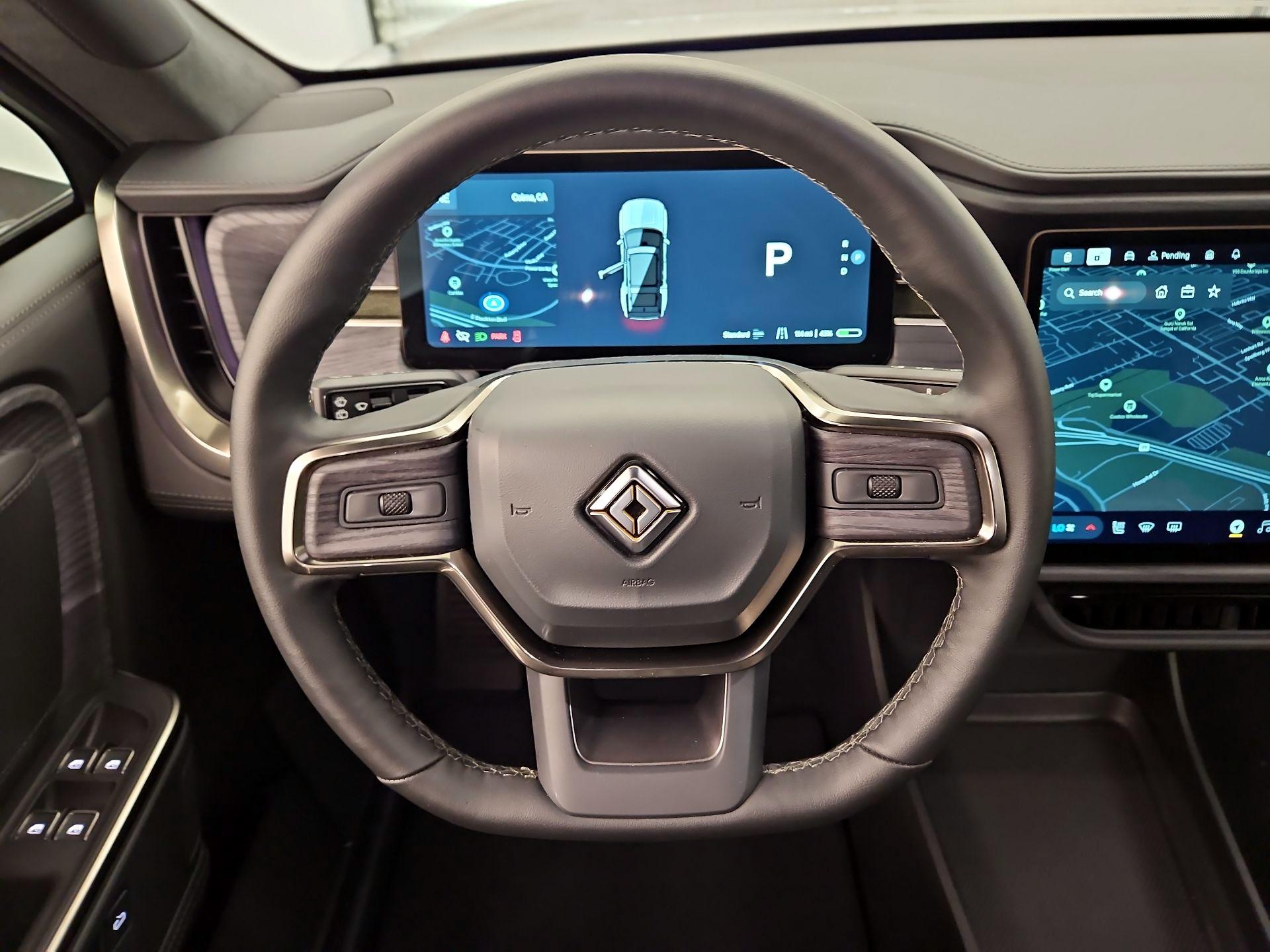 Thumbnail: 2025 Rivian R1S - 10