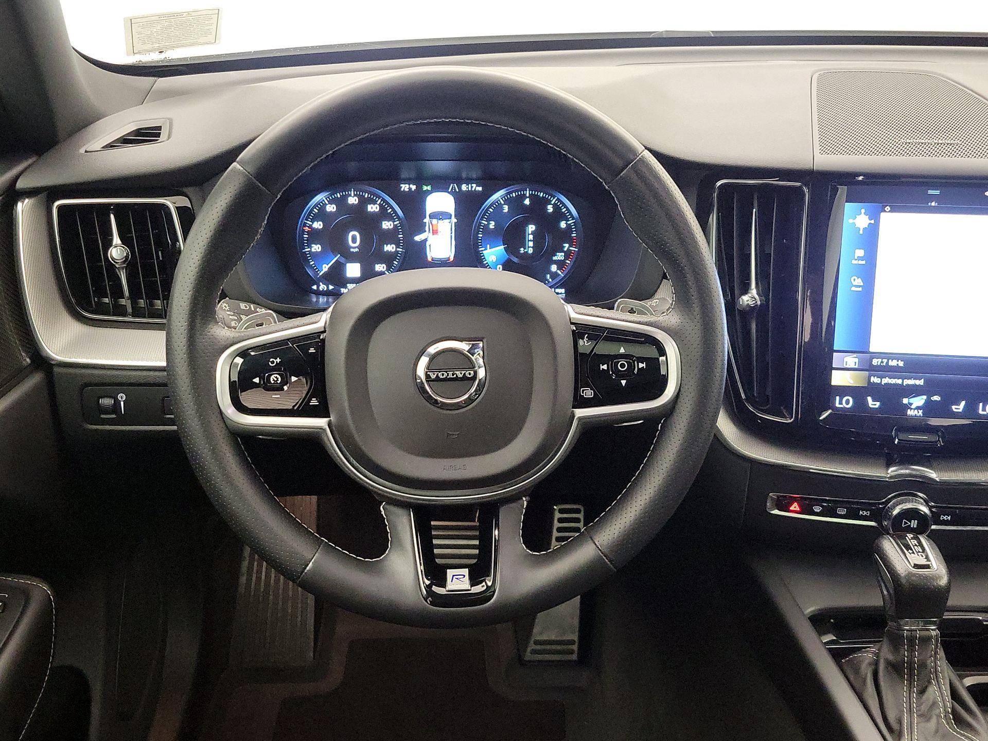 Thumbnail: 2019 Volvo XC60 - 10