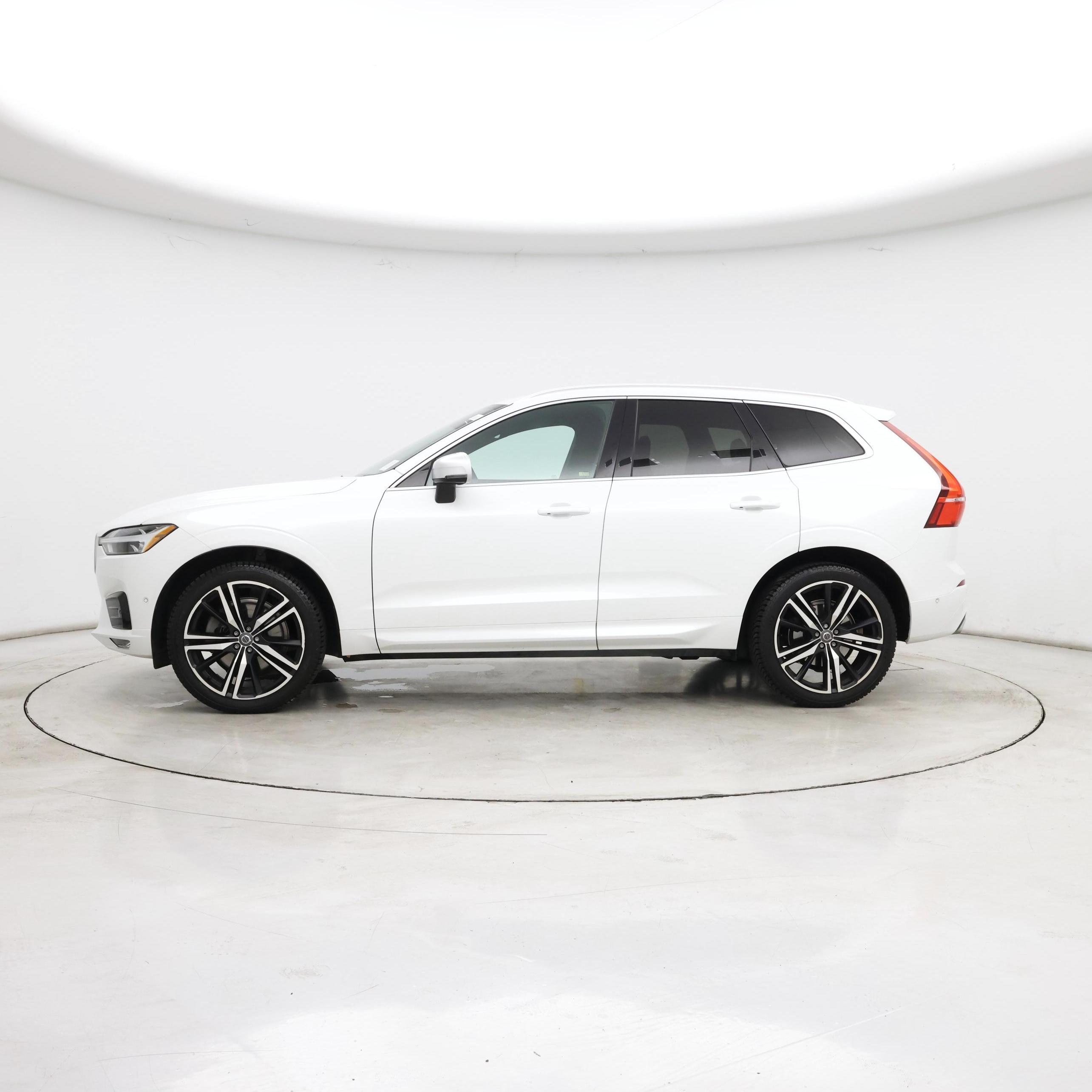 Thumbnail: 2019 Volvo XC60 - 3