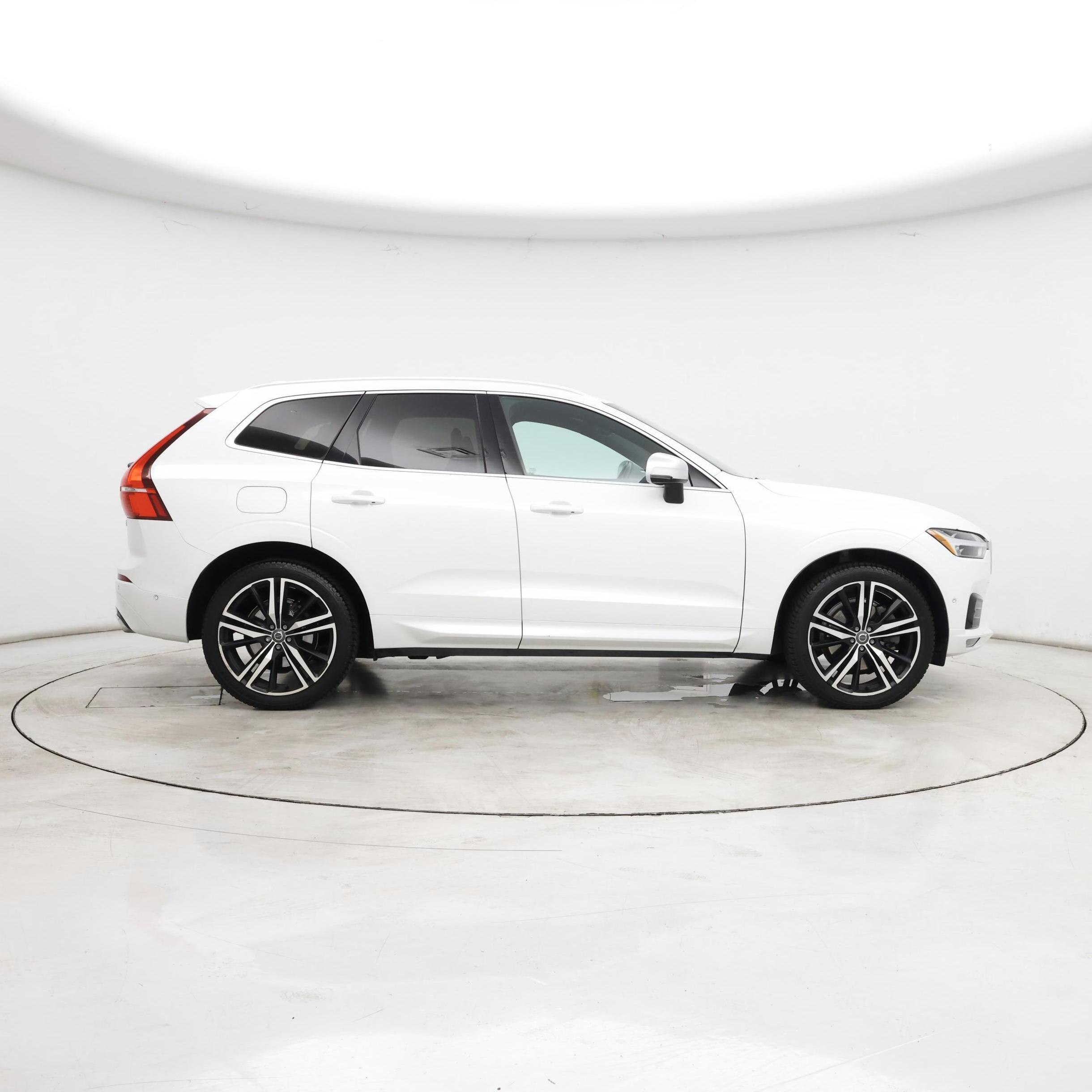 Thumbnail: 2019 Volvo XC60 - 7