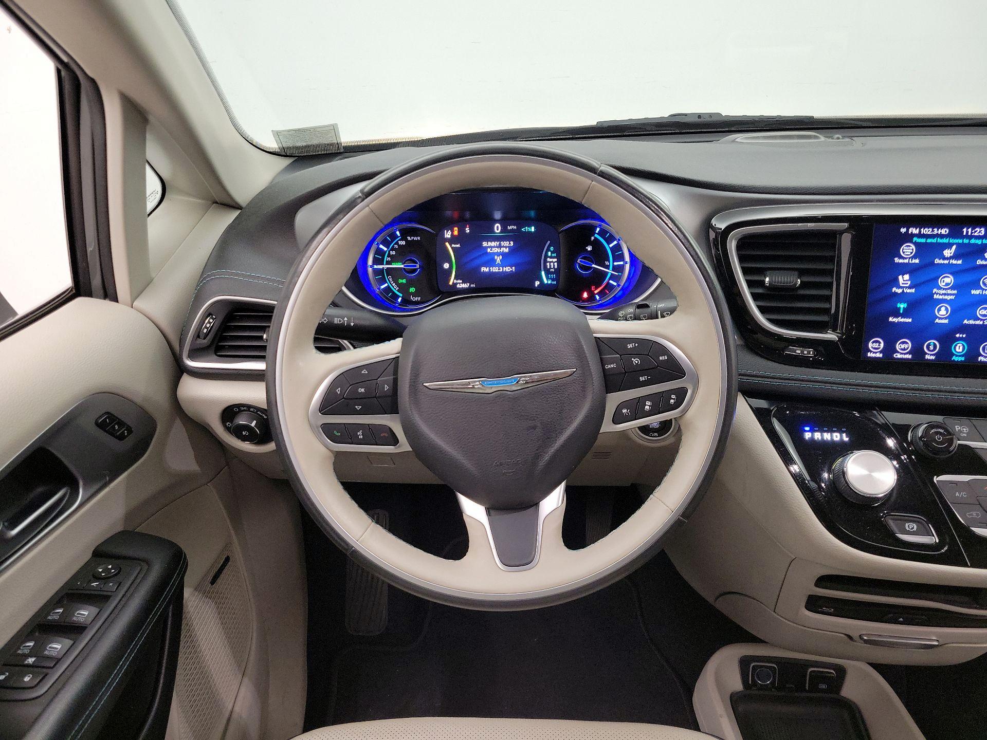 Thumbnail: 2020 Chrysler Pacifica - 10