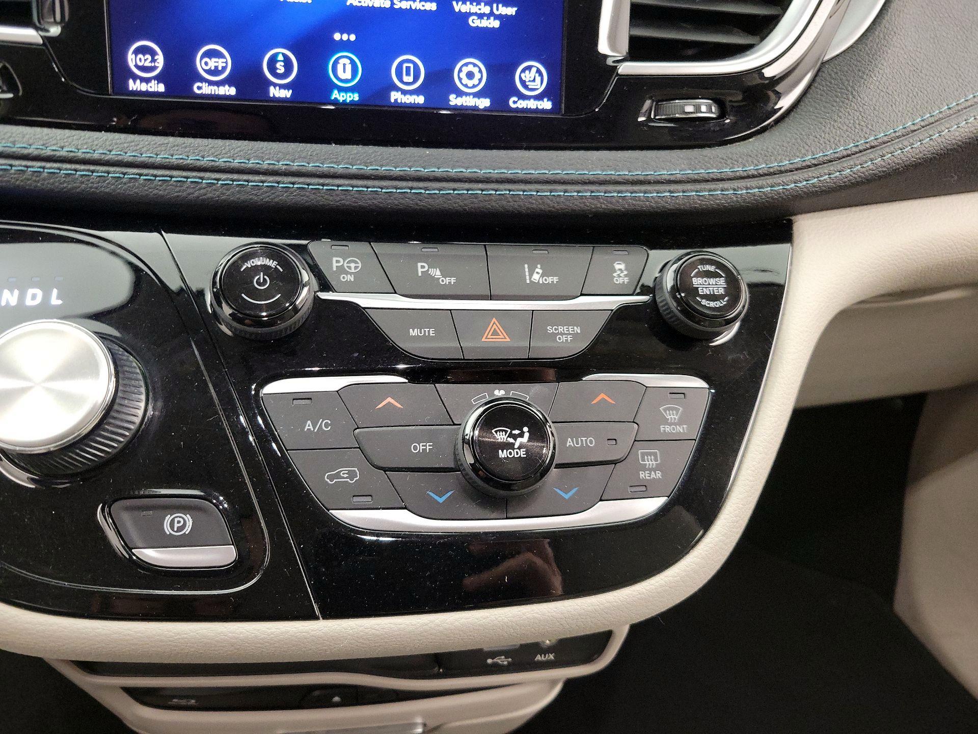 Thumbnail: 2020 Chrysler Pacifica - 17