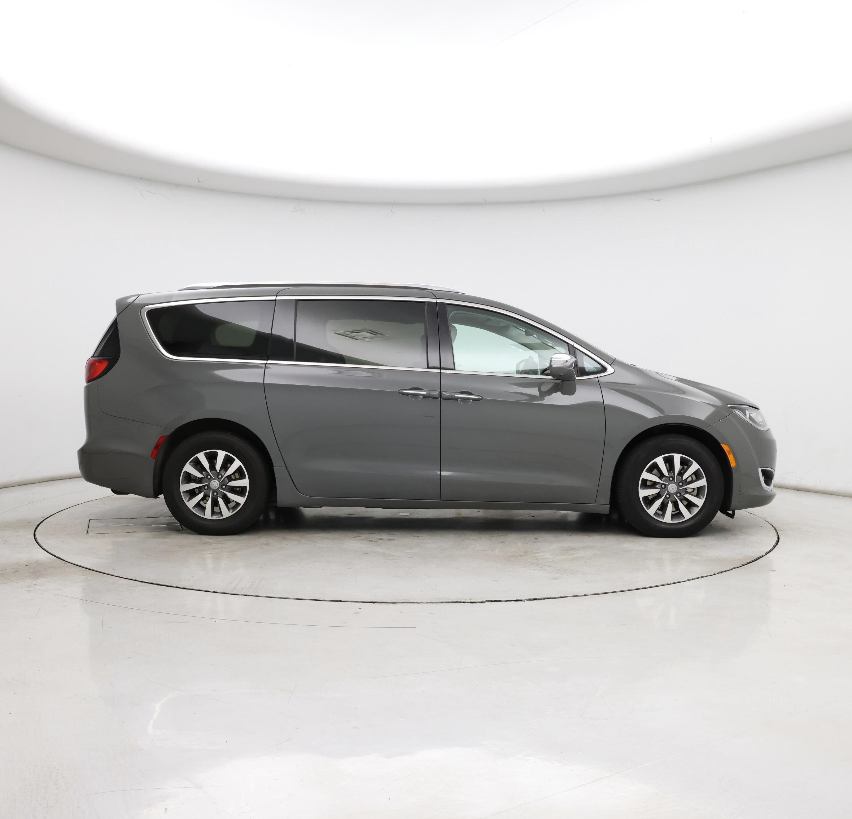Thumbnail: 2020 Chrysler Pacifica - 7