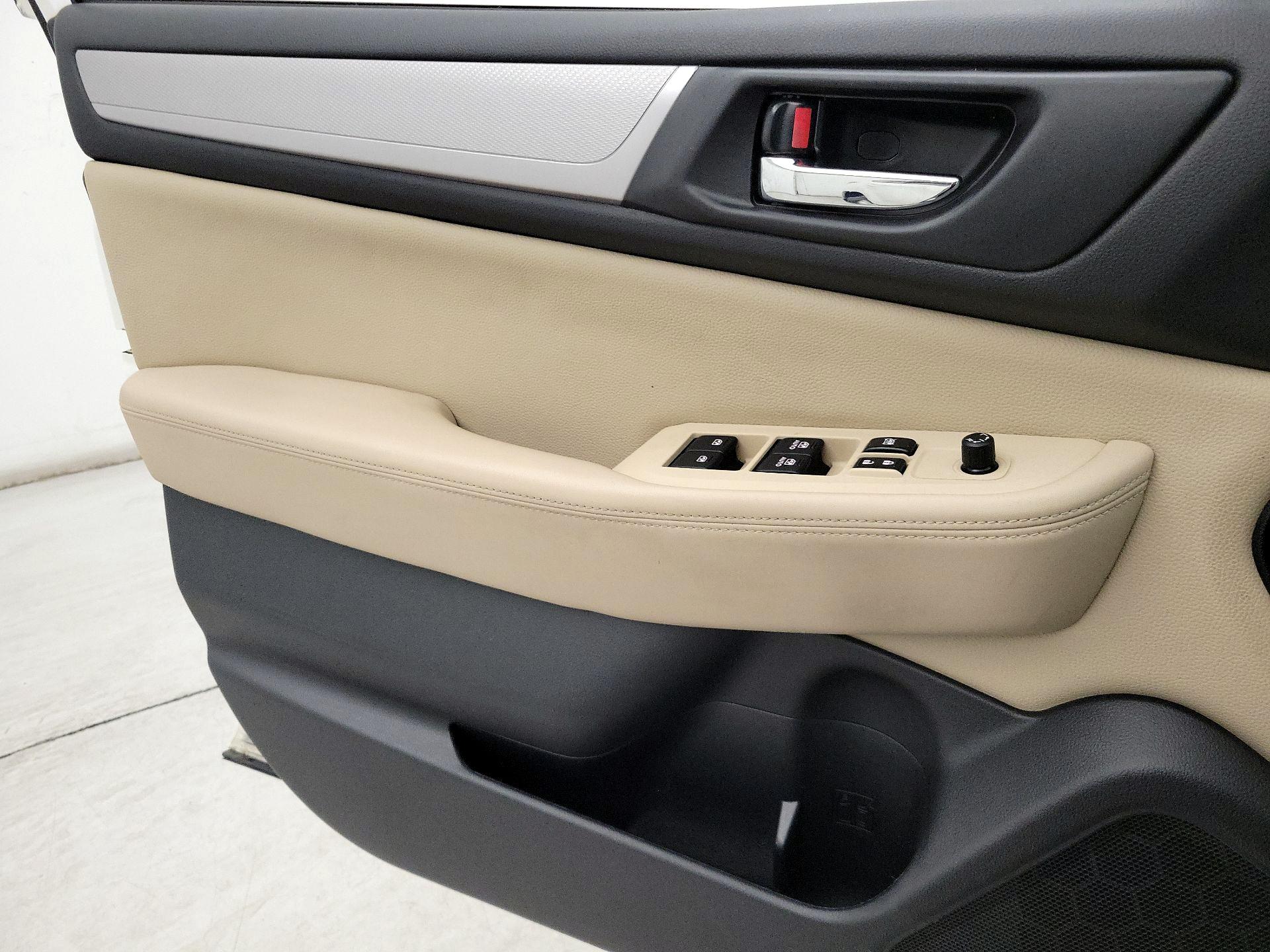 Thumbnail: 2015 Subaru Outback - 12