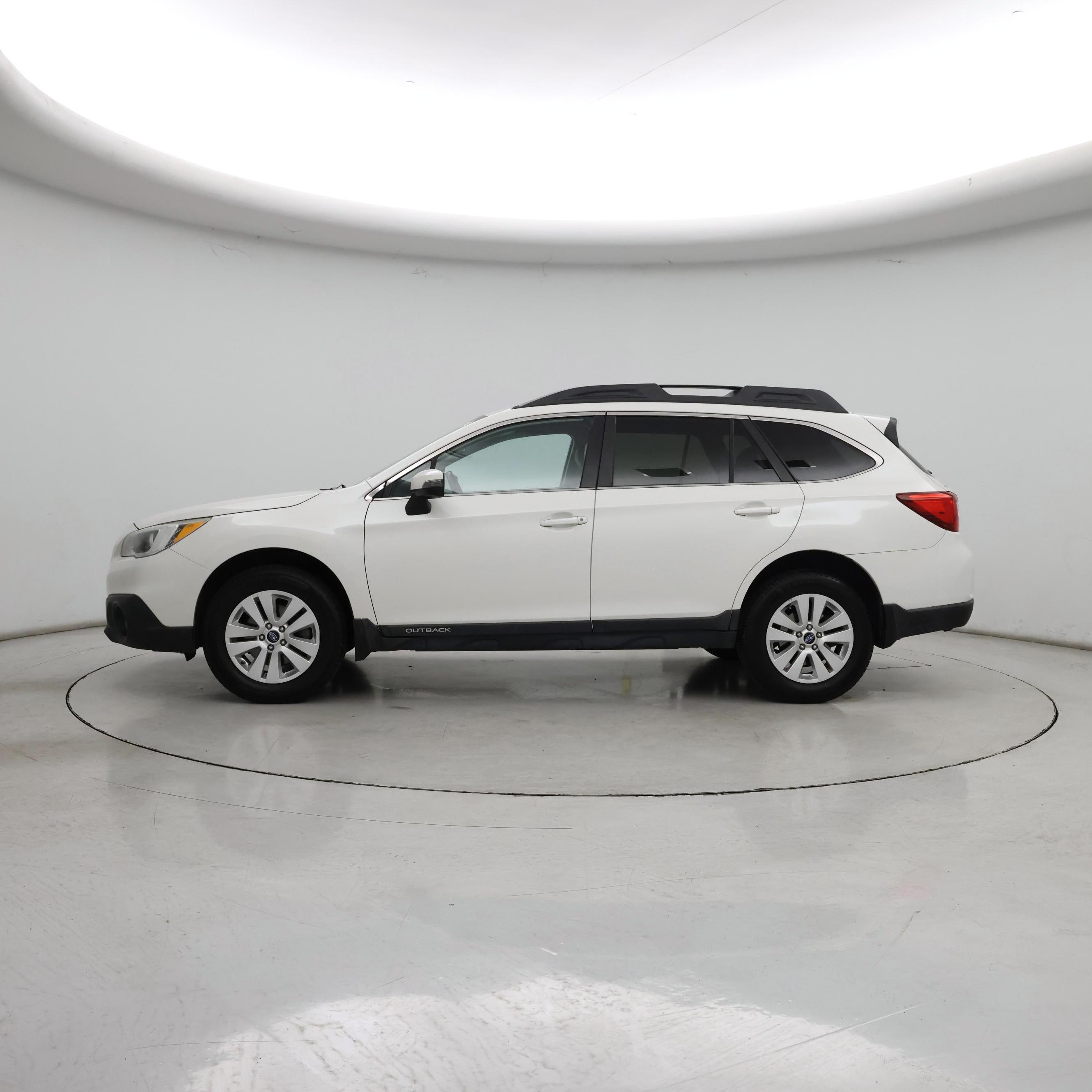 Thumbnail: 2015 Subaru Outback - 3