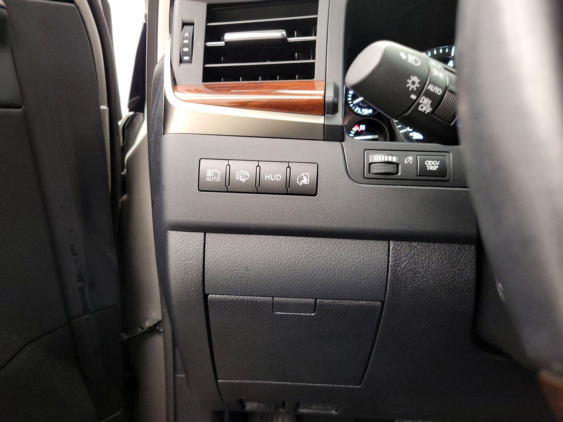 Thumbnail: 2021 Lexus LX - 13