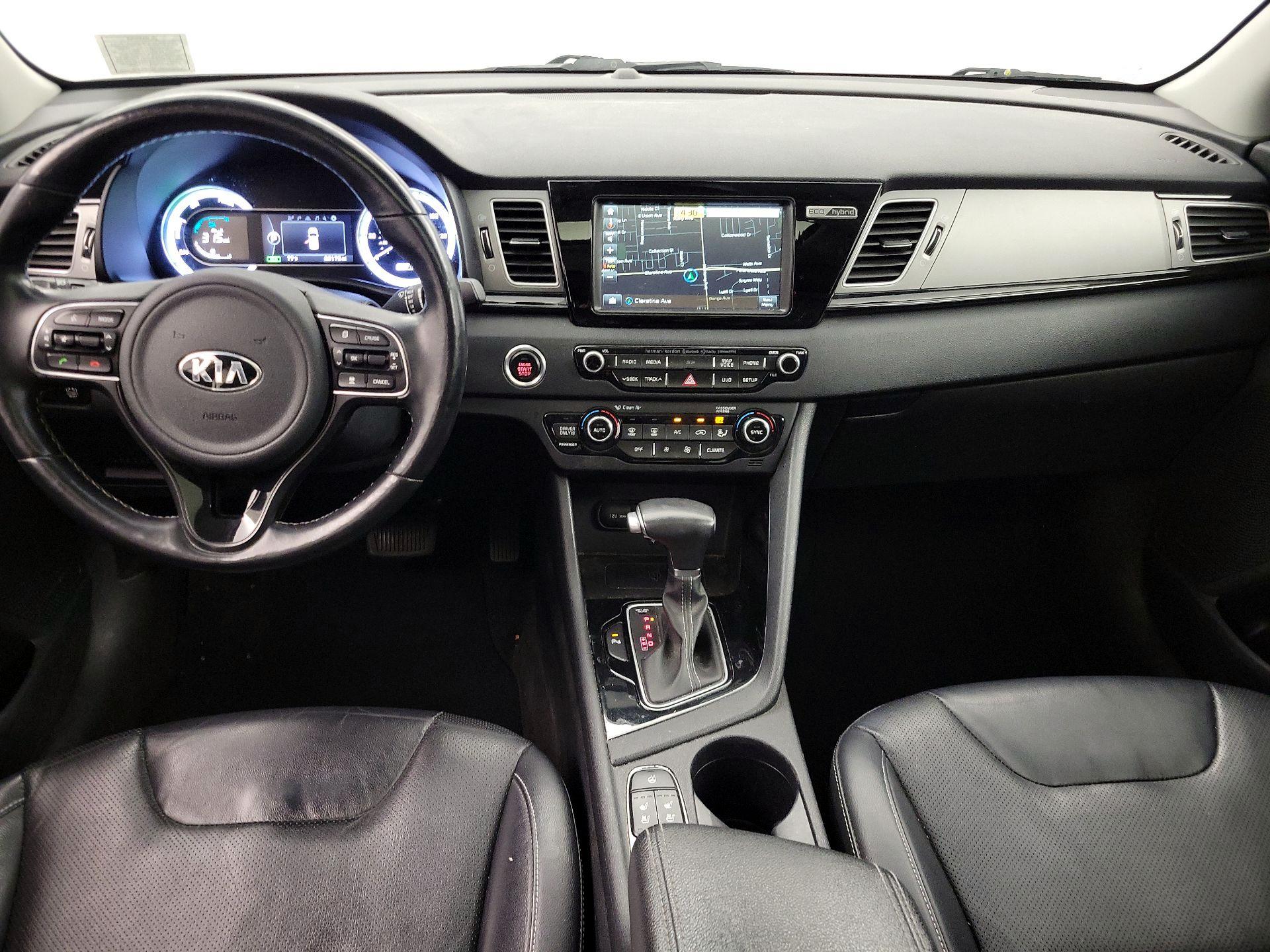 Thumbnail: 2017 Kia Niro - 9